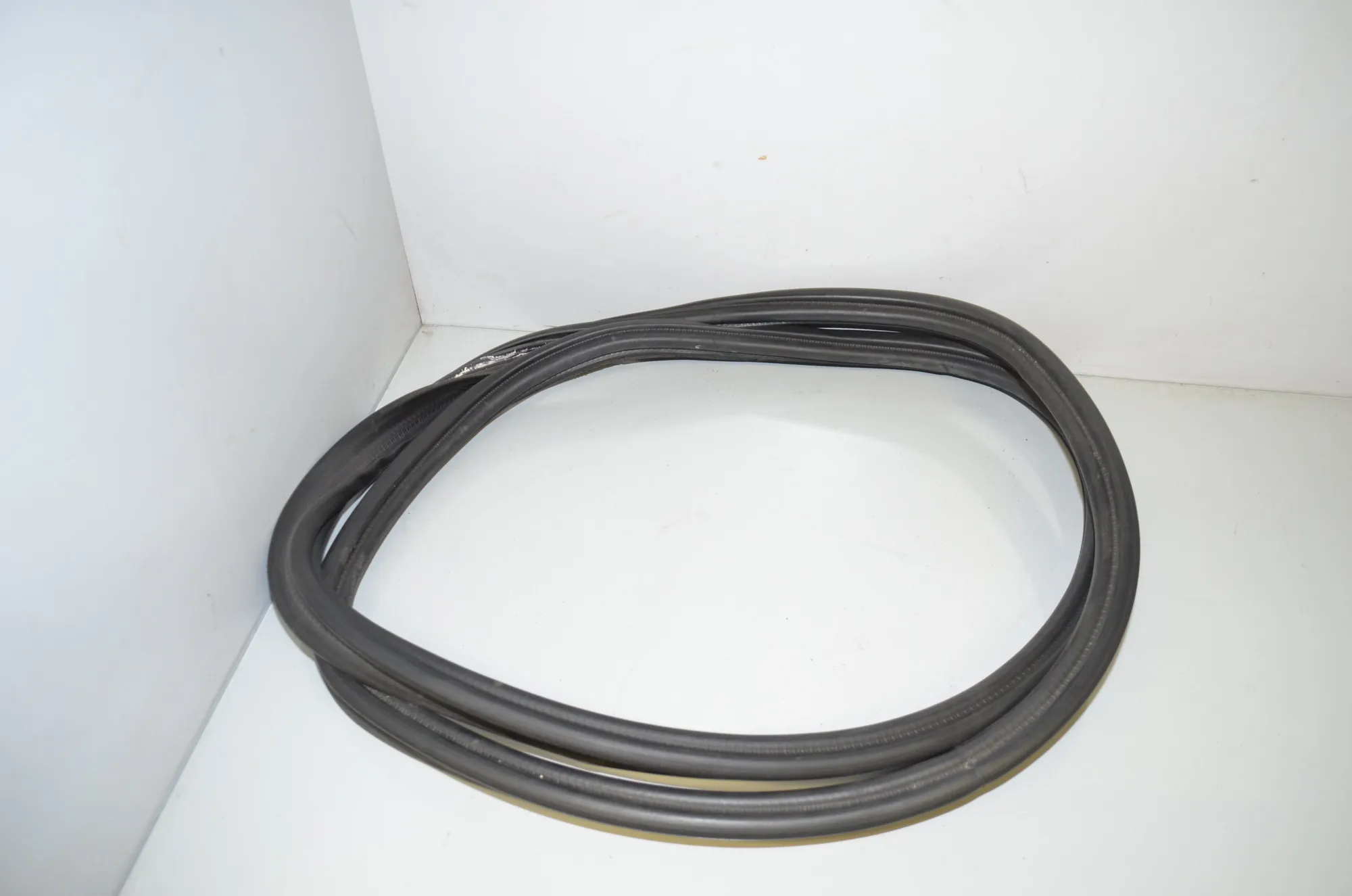Tailgate Rubber Seal – OEM 7474448 · BMW 2 Gran Tourer (F46) 218 i 2015