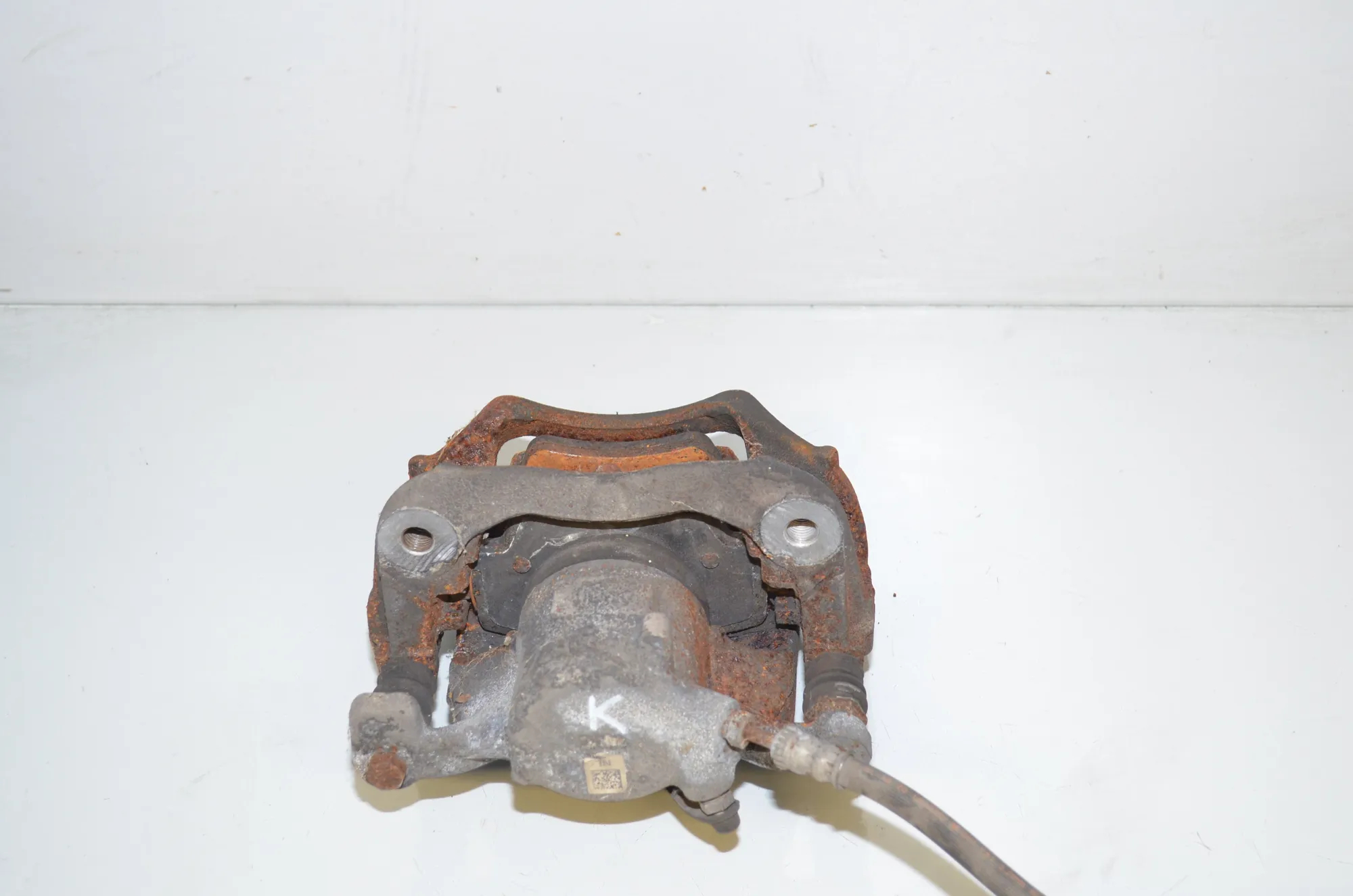 Front Left Brake Caliper – OEM 6860265 · BMW 1 (F40) (2019 - -) F40) 116 d 2020 – 4