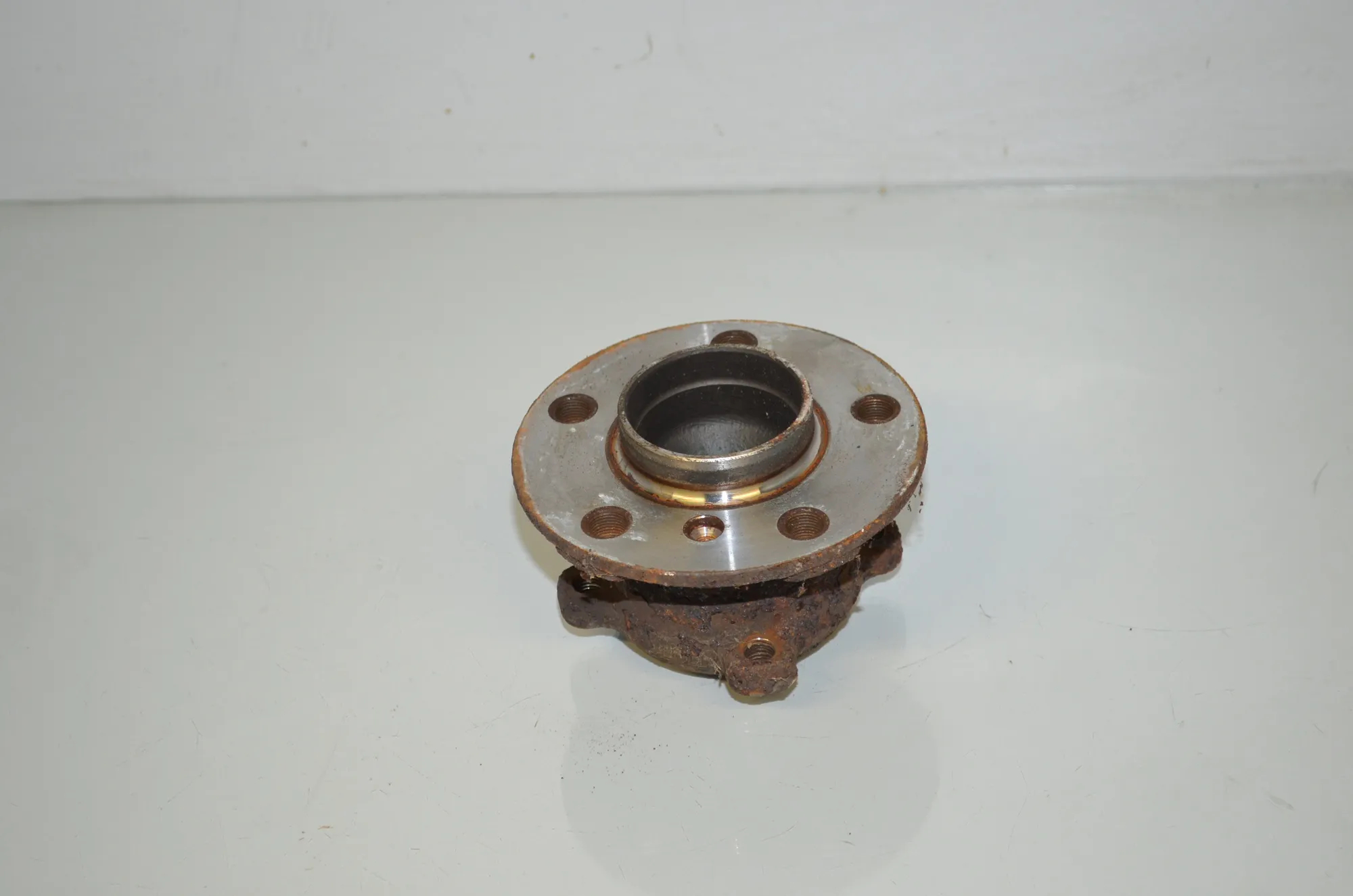 Rear Right Wheel Bearing – OEM 8854389 · BMW 1 (F40) (2019 - -) F40) 116 d 2020 – 2
