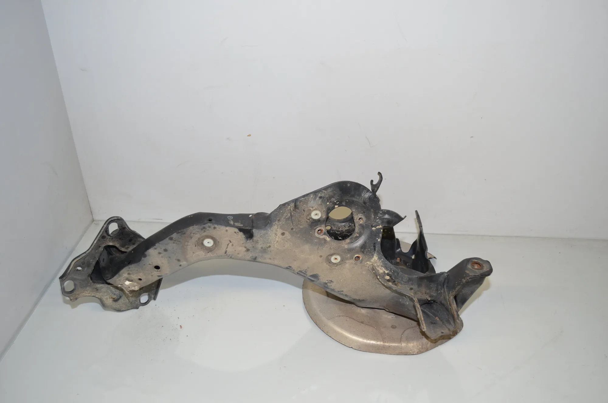 Rear Right Wheel Hub – OEM 8842880 · BMW 1 (F40) (2019 - -) F40) 116 d 2020 – 3