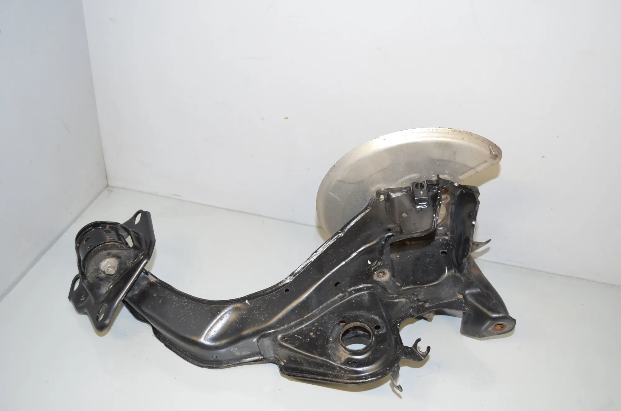 Rear Right Wheel Hub – OEM 8842880 · BMW 1 (F40) (2019 - -) F40) 116 d 2020 – 2