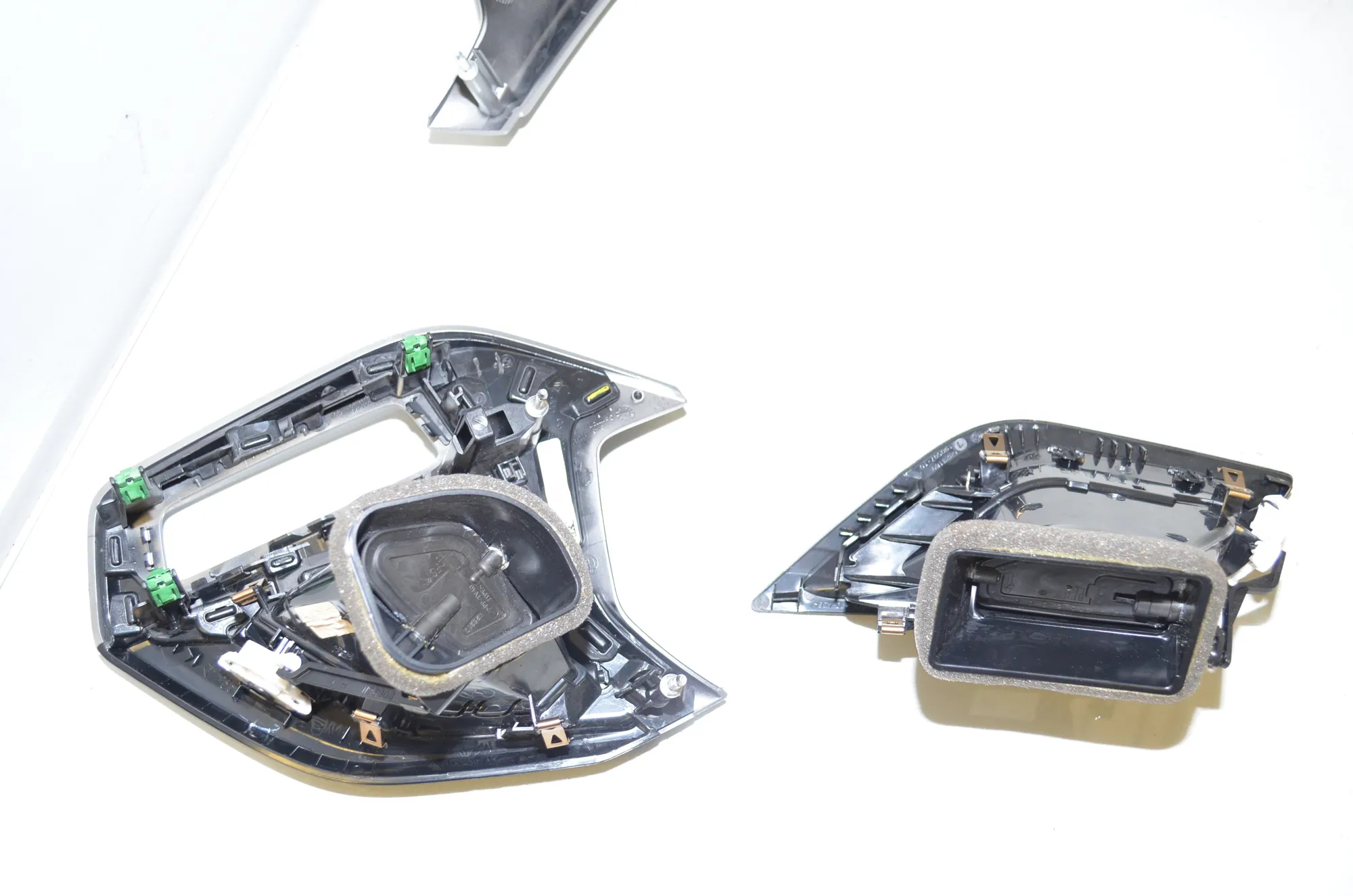 Interior Trim Strips Kit – OEM 6823189 · BMW 1 (F40) (2019 - -) F40) 116 d 2020 – 8