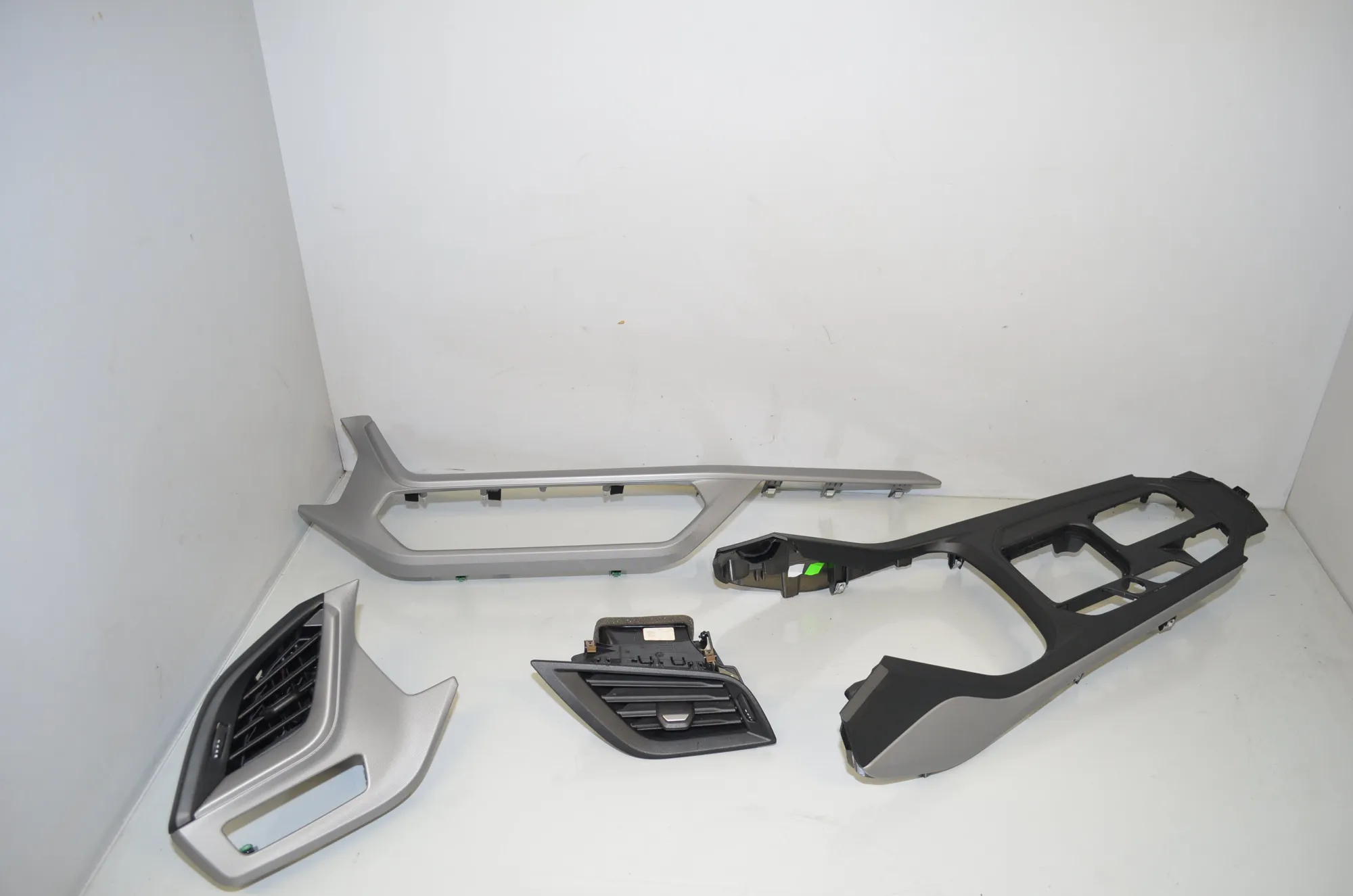 Interior Trim Strips Kit – OEM 6823189 · BMW 1 (F40) (2019 - -) F40) 116 d 2020