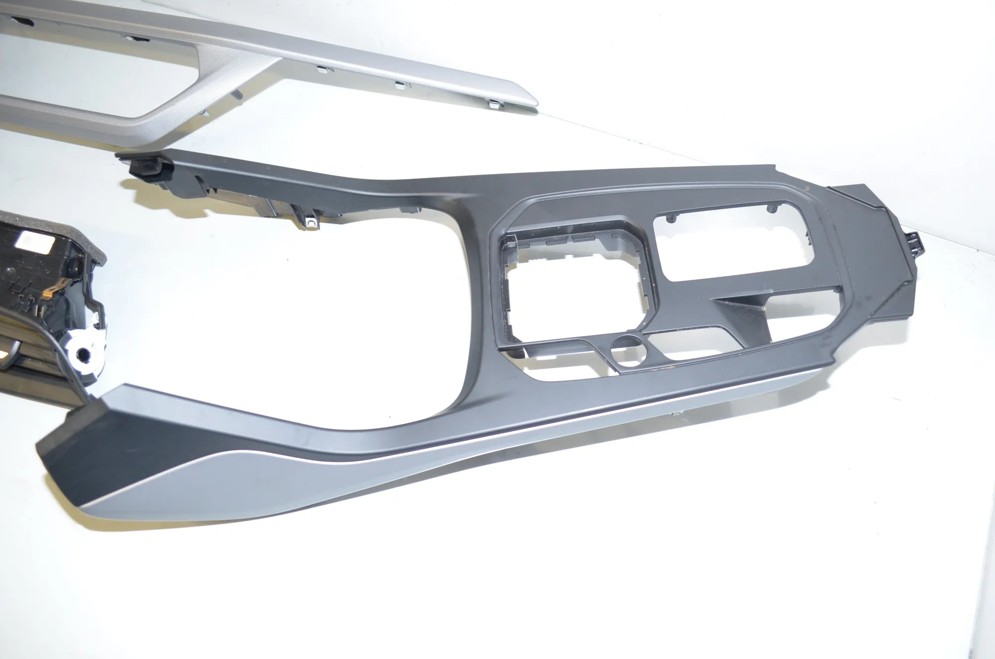 Interior Trim Strips Kit – OEM 6823189 · BMW 1 (F40) (2019 - -) F40) 116 d 2020 – 3