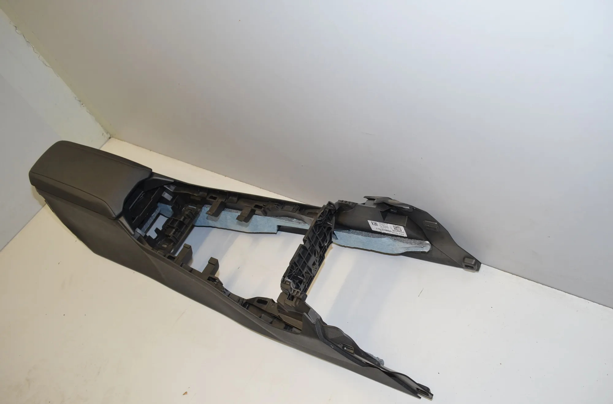 Center Console – OEM 9460091 · BMW 1 (F40) (2019 - -) F40) 116 d 2020 – 2
