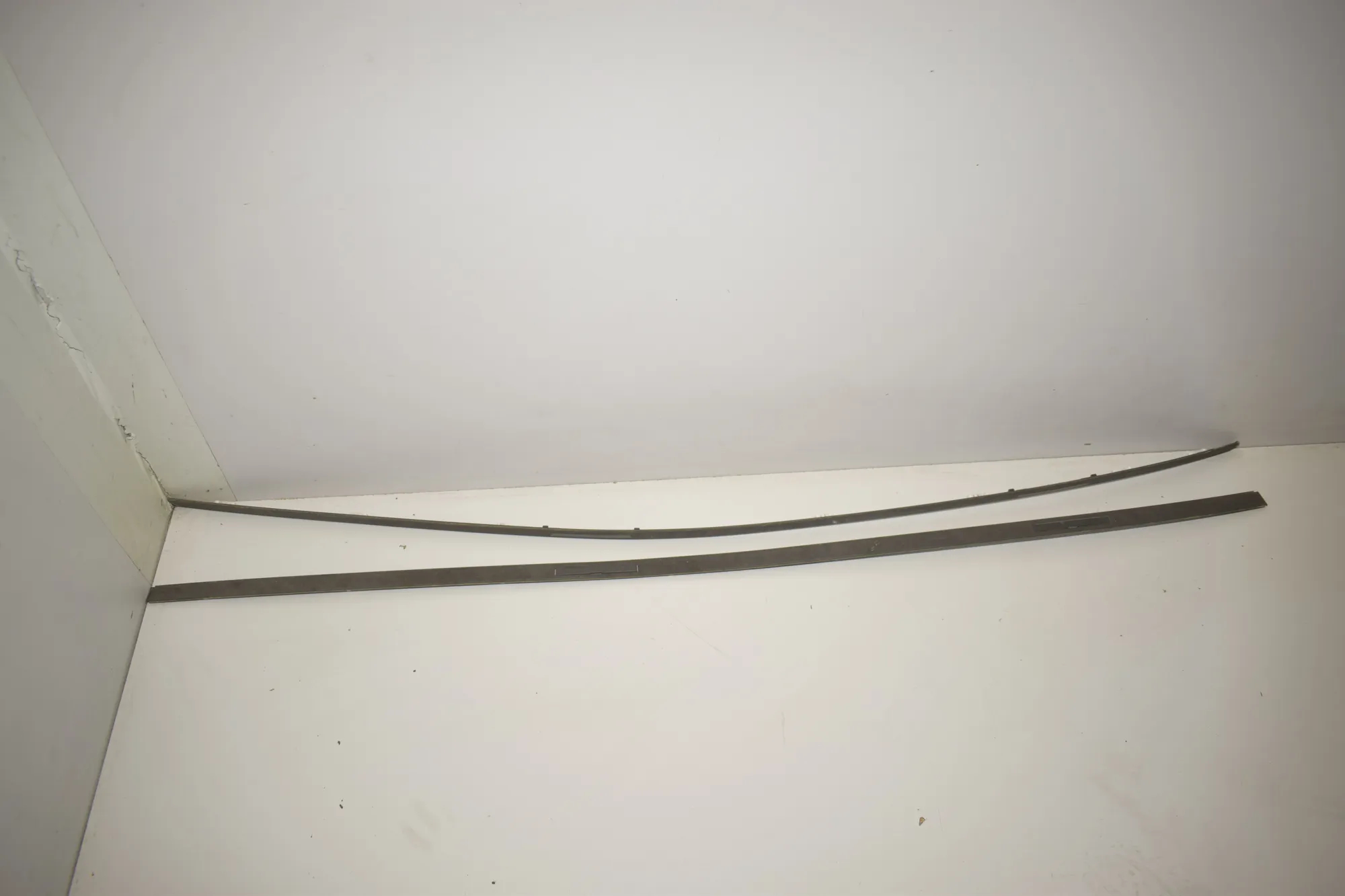 Right Side Roof Strip Trim – OEM 7461829 · BMW 1 (F40) (2019 - -) F40) 116 d 2020 – 2