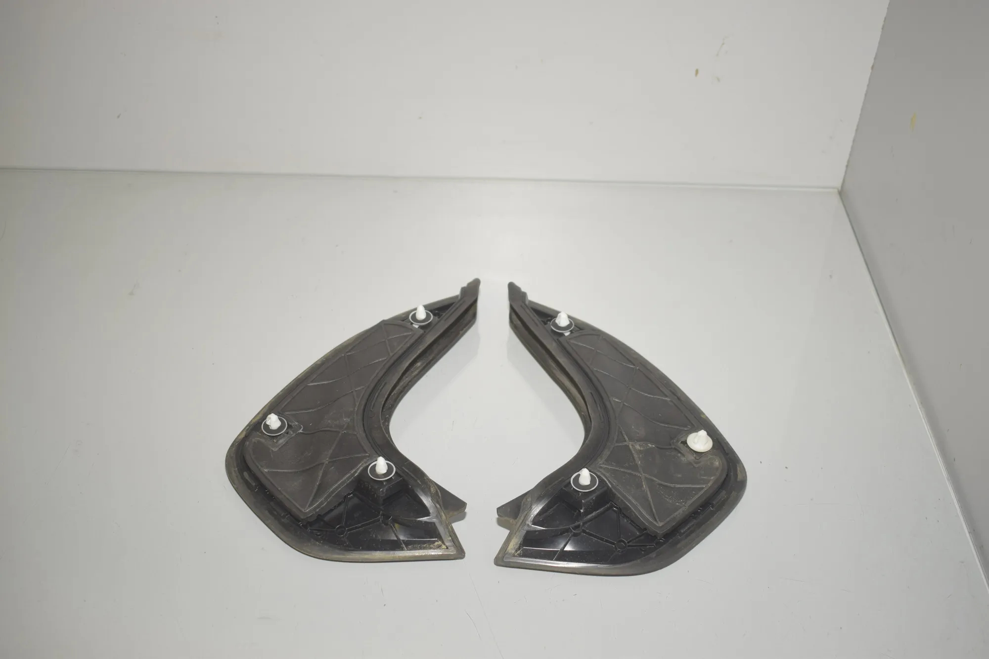 Other Trim Parts – OEM 7452403 · BMW 1 (F40) (2019 - -) F40) 116 d 2020 – 4
