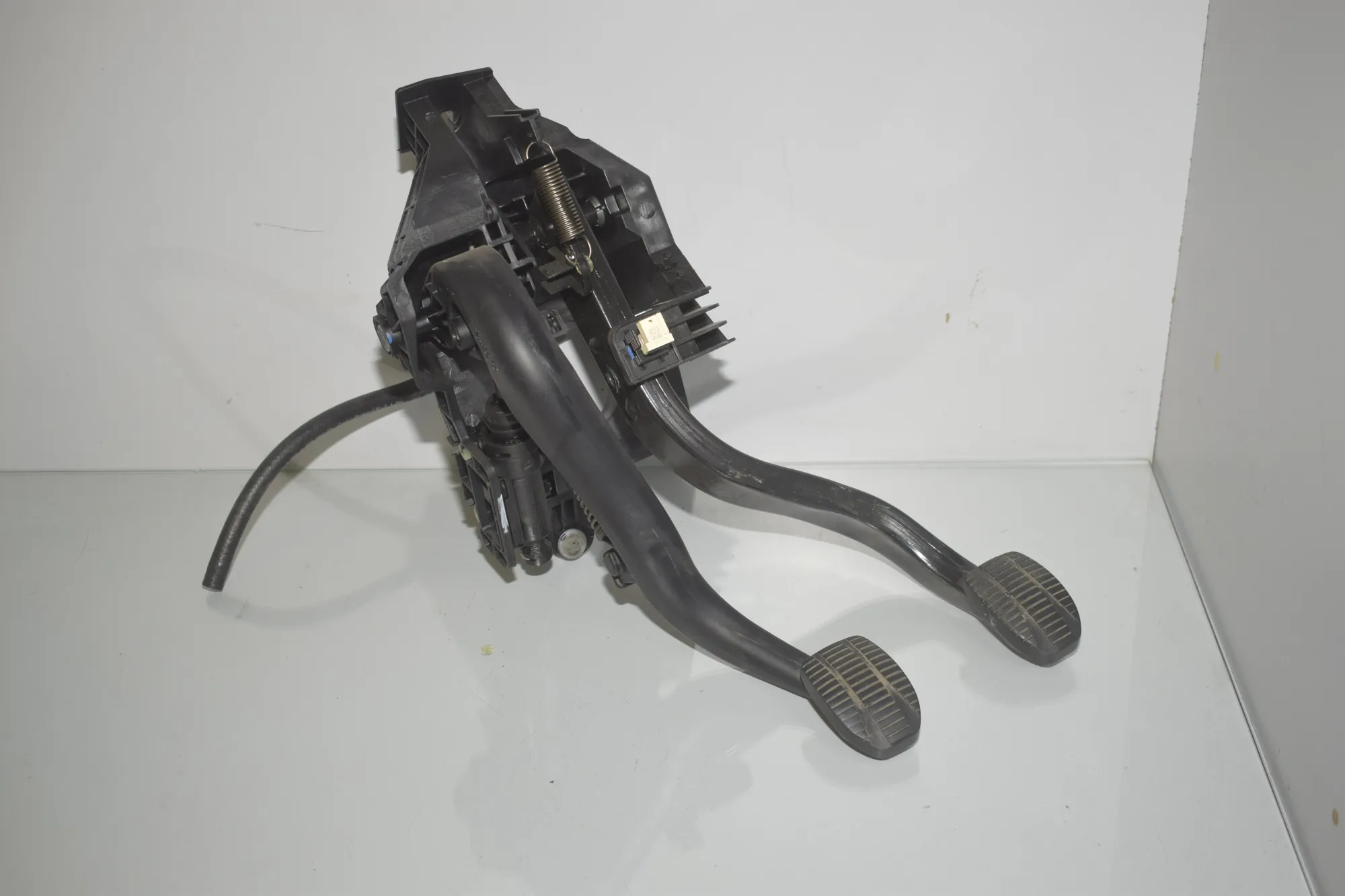 Pedal Assembly – OEM 6898137 · BMW 1 (F40) (2019 - -) F40) 116 d 2020 – 2