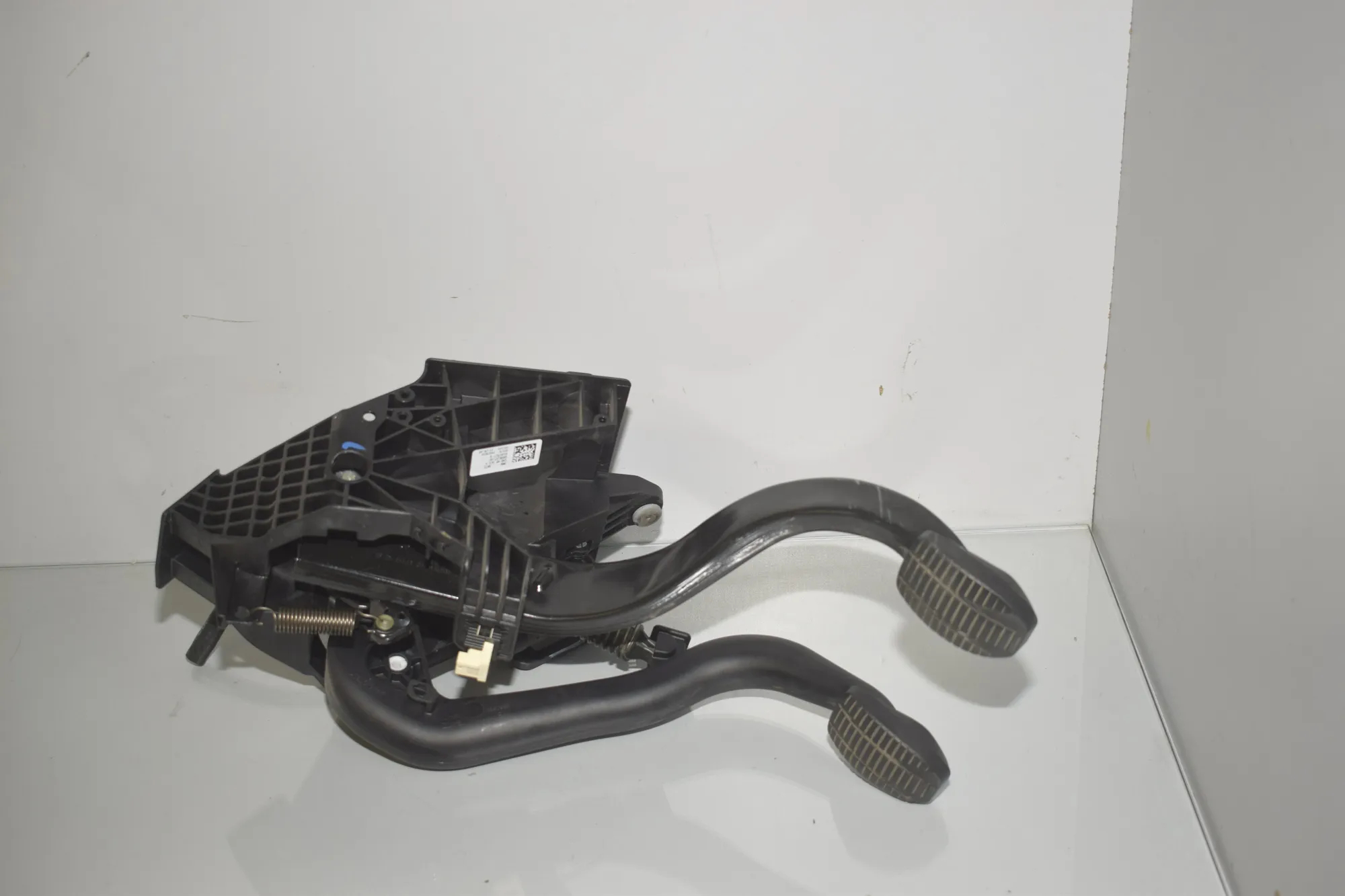 Pedal Assembly – OEM 6898137 · BMW 1 (F40) (2019 - -) F40) 116 d 2020 – 3