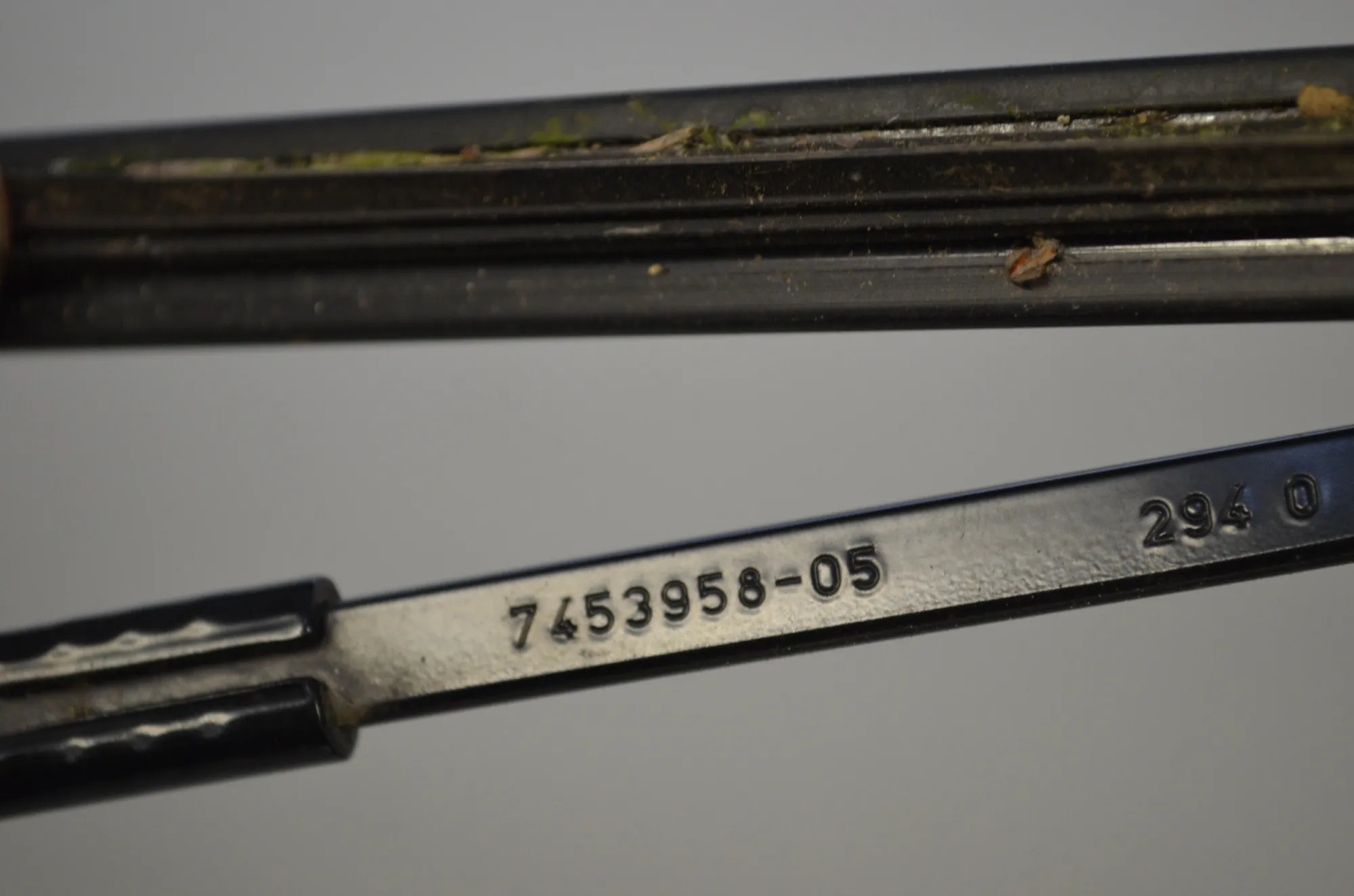 Front Wiper Arms – OEM 7453958 · BMW 1 (F40) (2019 - -) F40) 116 d 2020 – 4