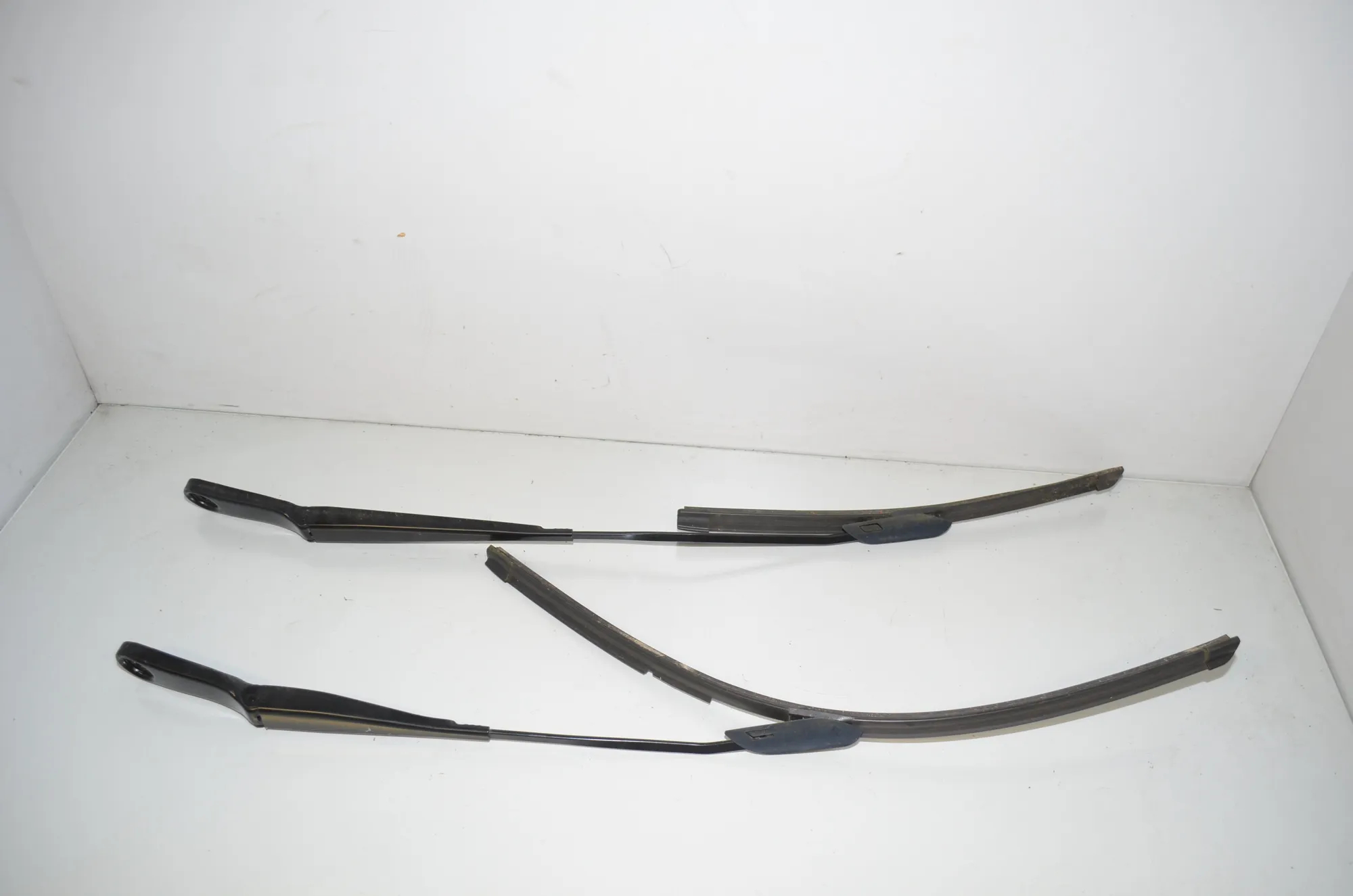 Front Wiper Arms – OEM 7453958 · BMW 1 (F40) (2019 - -) F40) 116 d 2020 – 3