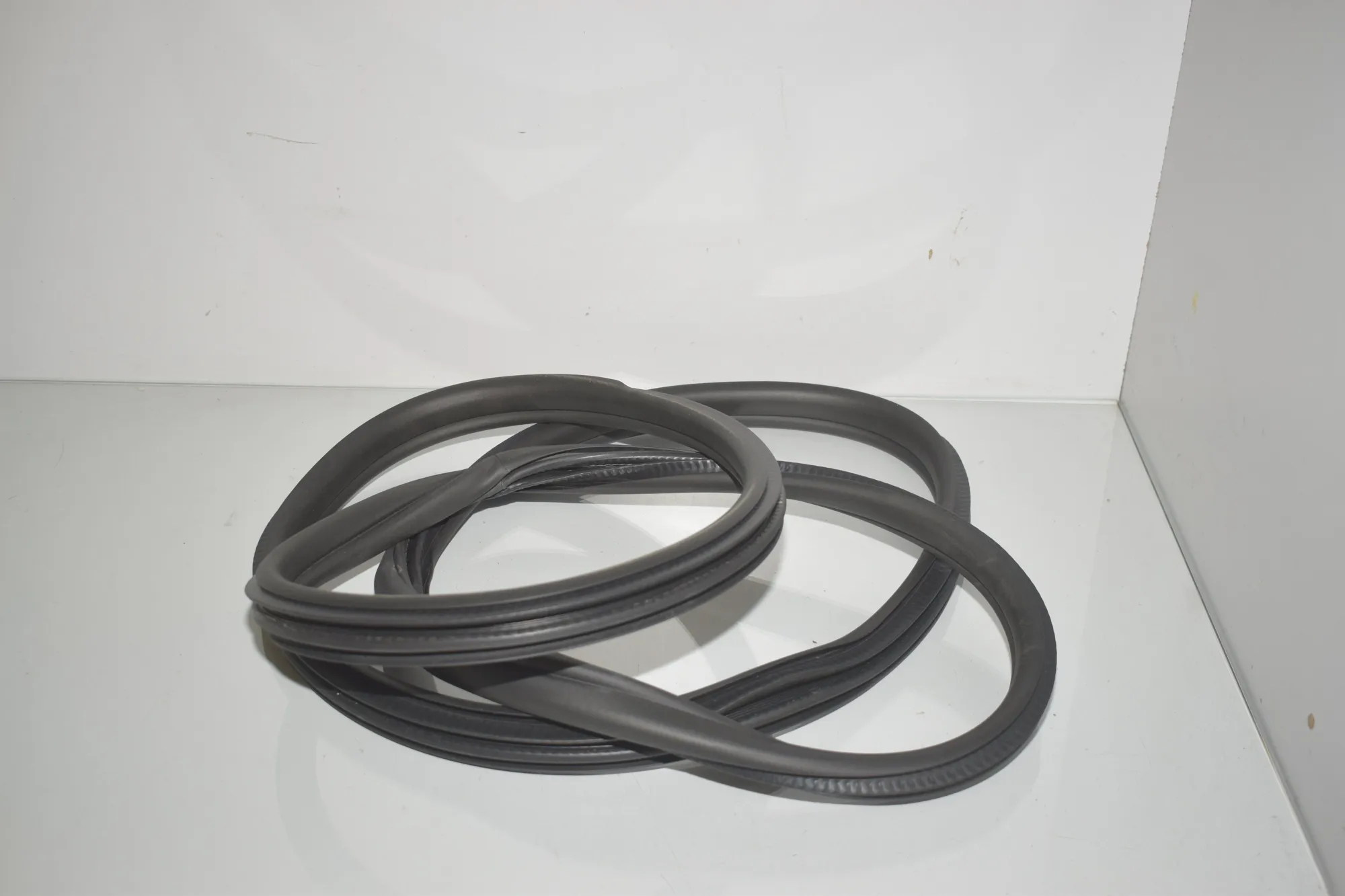 Rear Right Door Seal Rubber – OEM 9880689 · BMW 1 (F40) (2019 - -) F40) 116 d 2020 – 3
