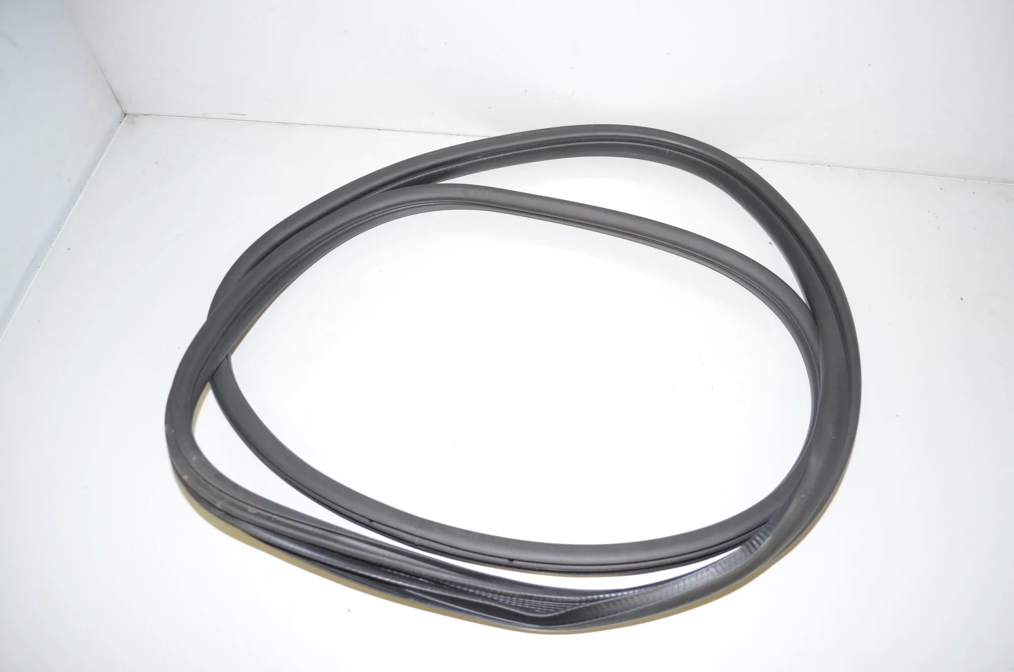 Front Left Door Seal Rubber – OEM 9880688 · BMW 1 (F40) (2019 - -) F40) 116 d 2020 – 3