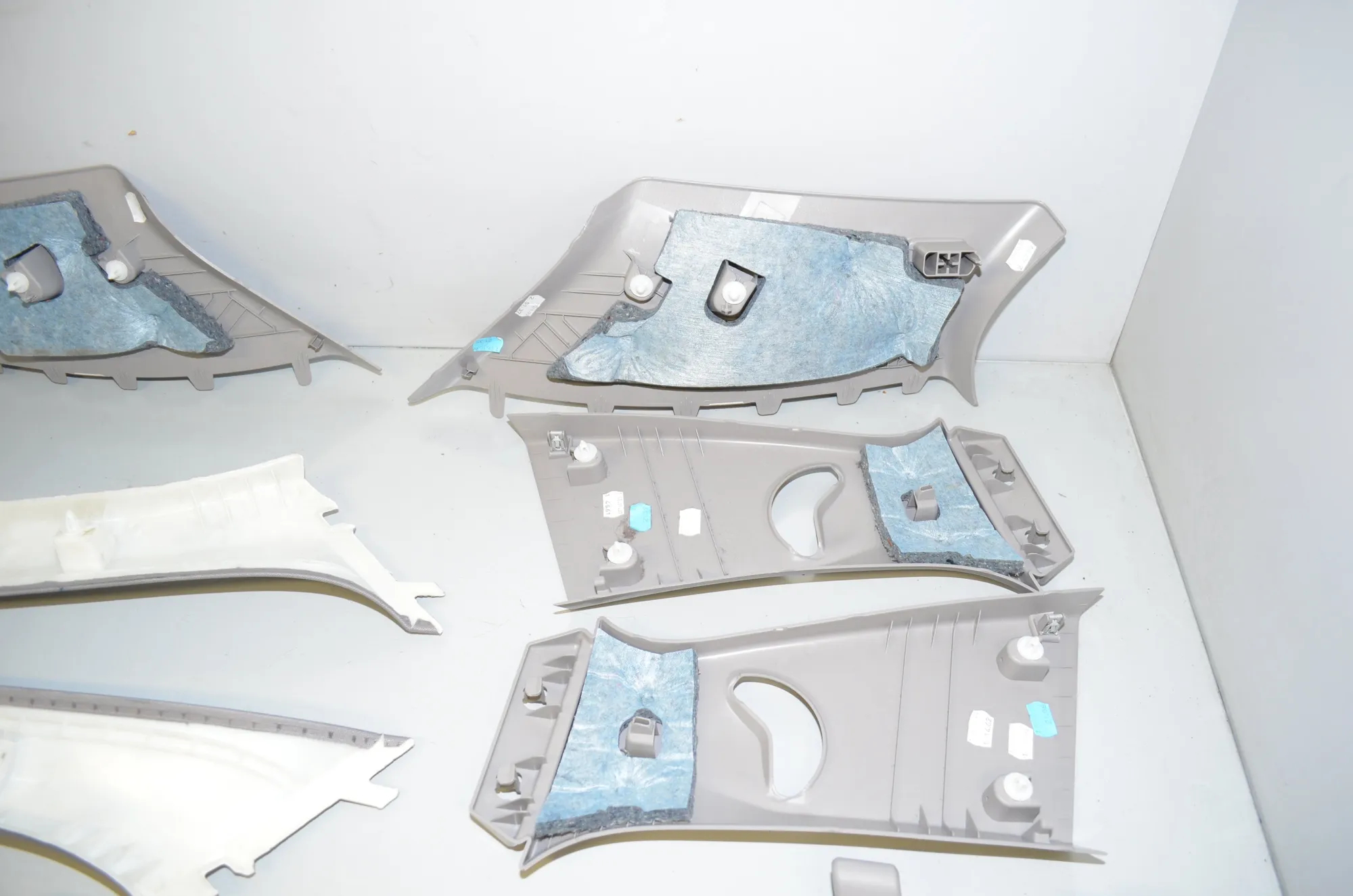 Interior Side Pillars Trim Kit – OEM 7444550 · BMW 1 (F40) (2019 - -) F40) 116 d 2020 – 10