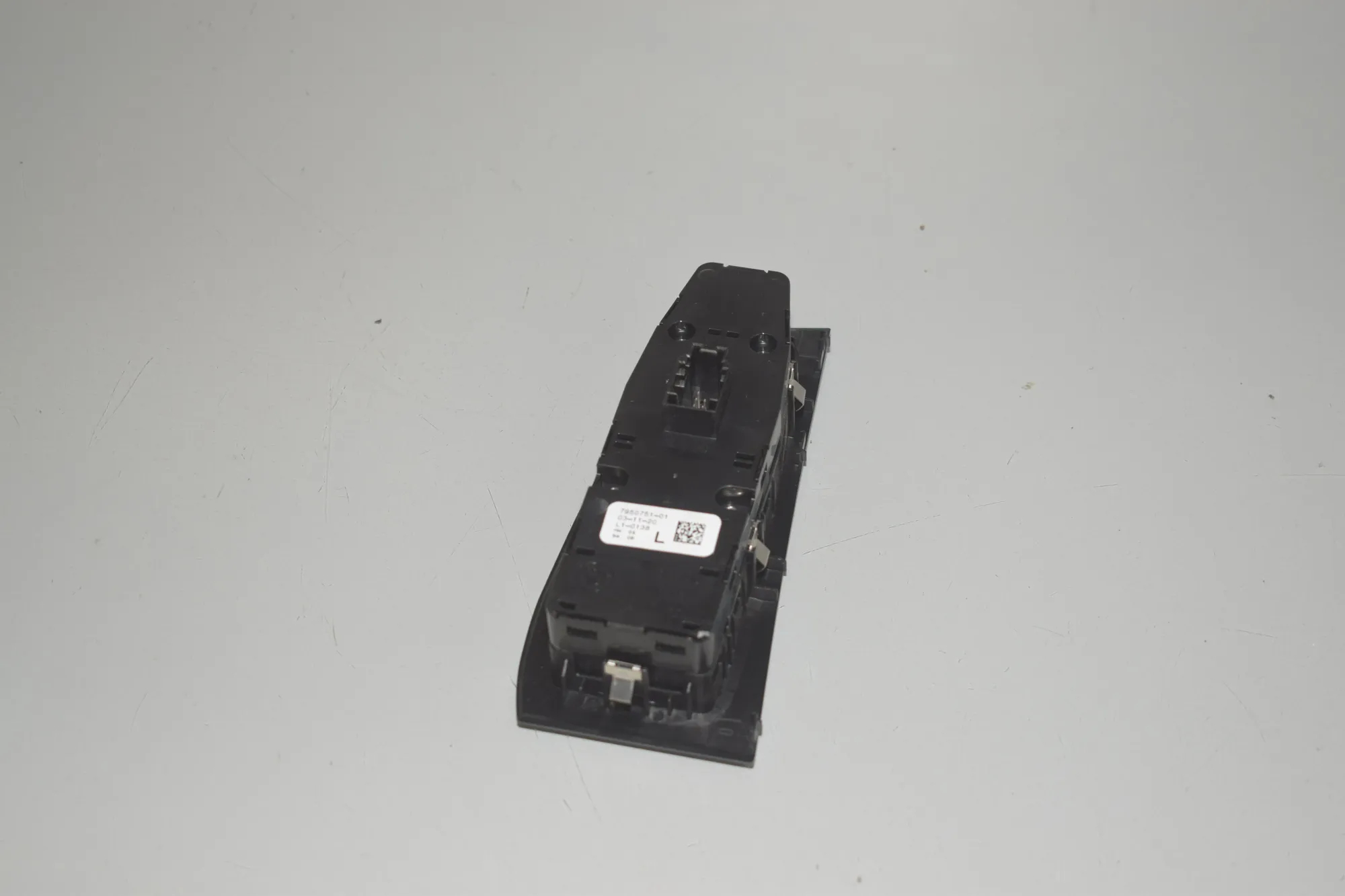 Front Left Door Window Switch – OEM 7950751 · BMW 1 (F40) (2019 - -) F40) 116 d 2020 – 3