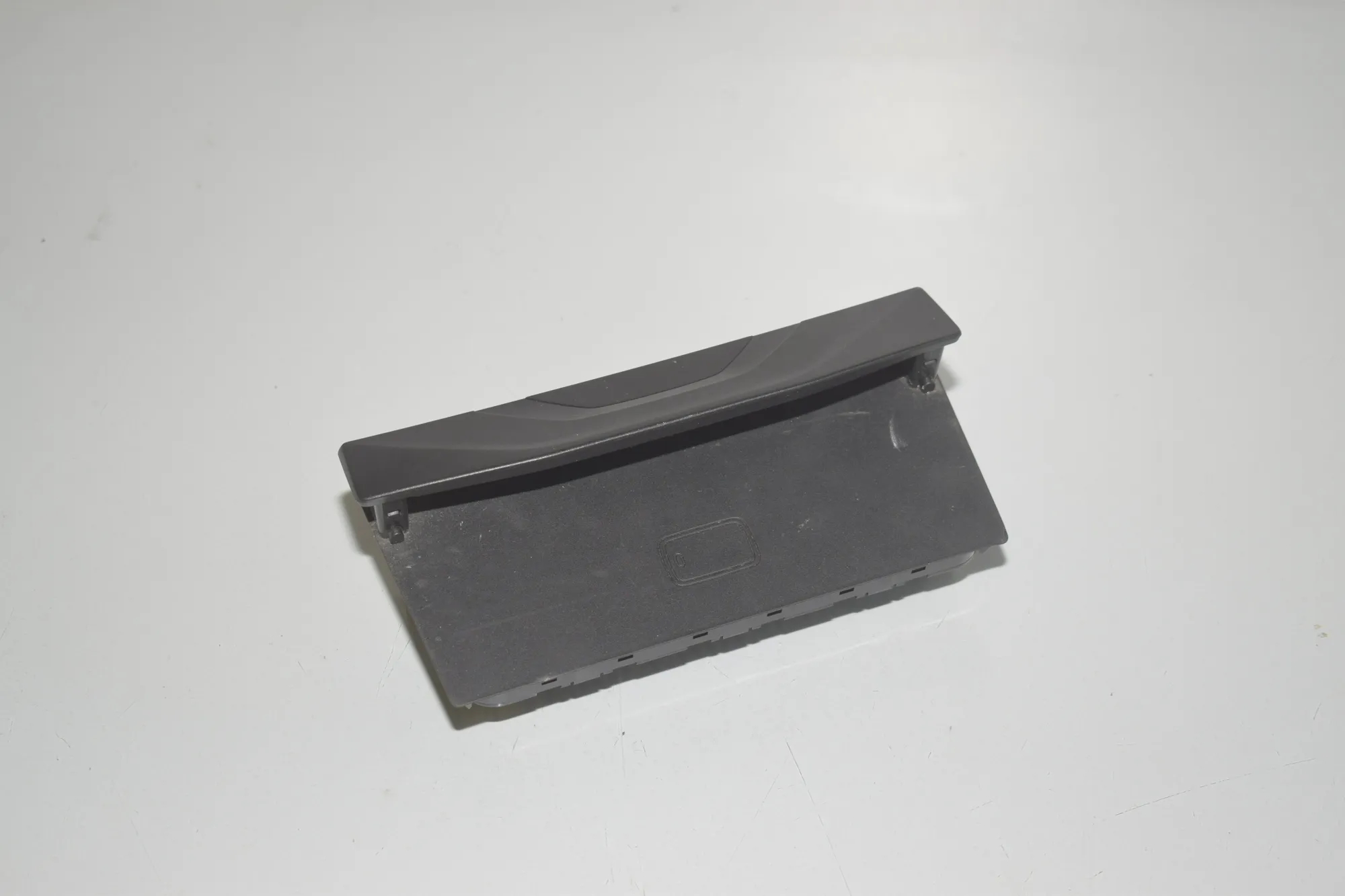 Wireless Charging Station – OEM 5A1DB20 · BMW 1 (F40) (2019 - -) F40) 116 d 2020