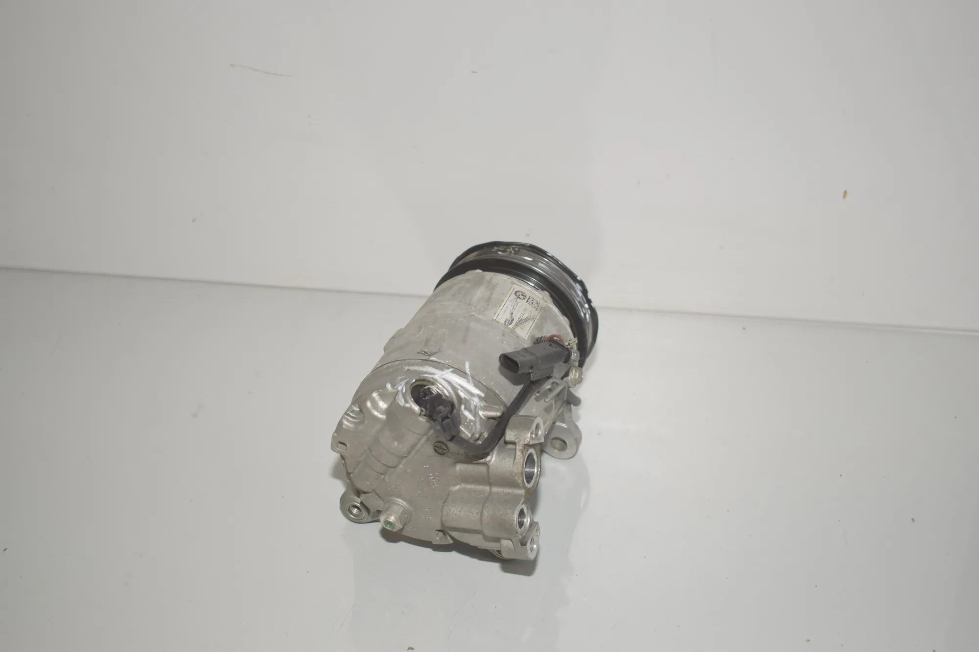 Air Condition A/C Pump – OEM 9295050 · BMW 2 Gran Tourer (F46) 218 i 2015 – 4
