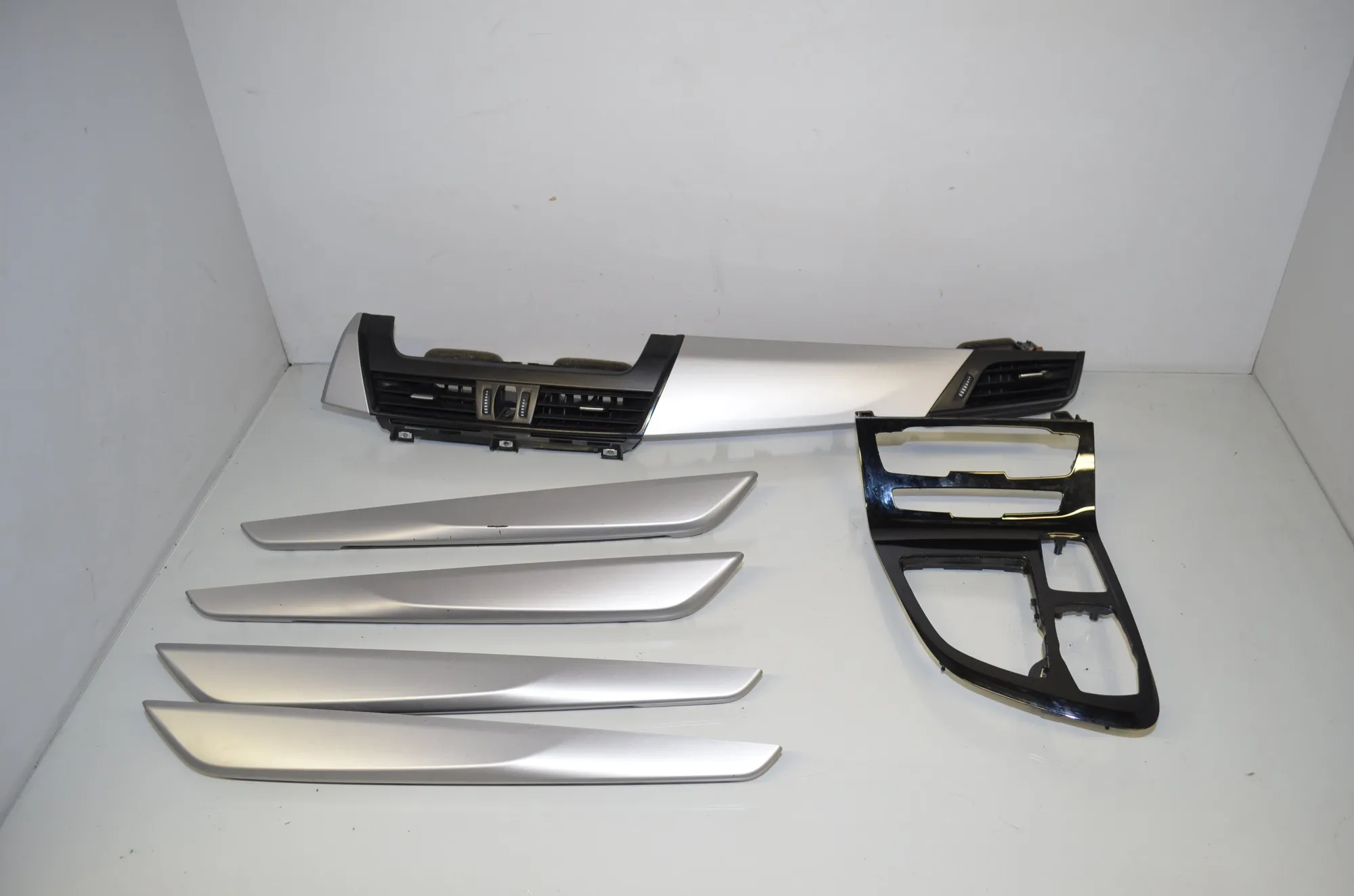 Interior Trim Strips Kit – OEM 9287611 · BMW 2 Gran Tourer (F46) 218 i 2015