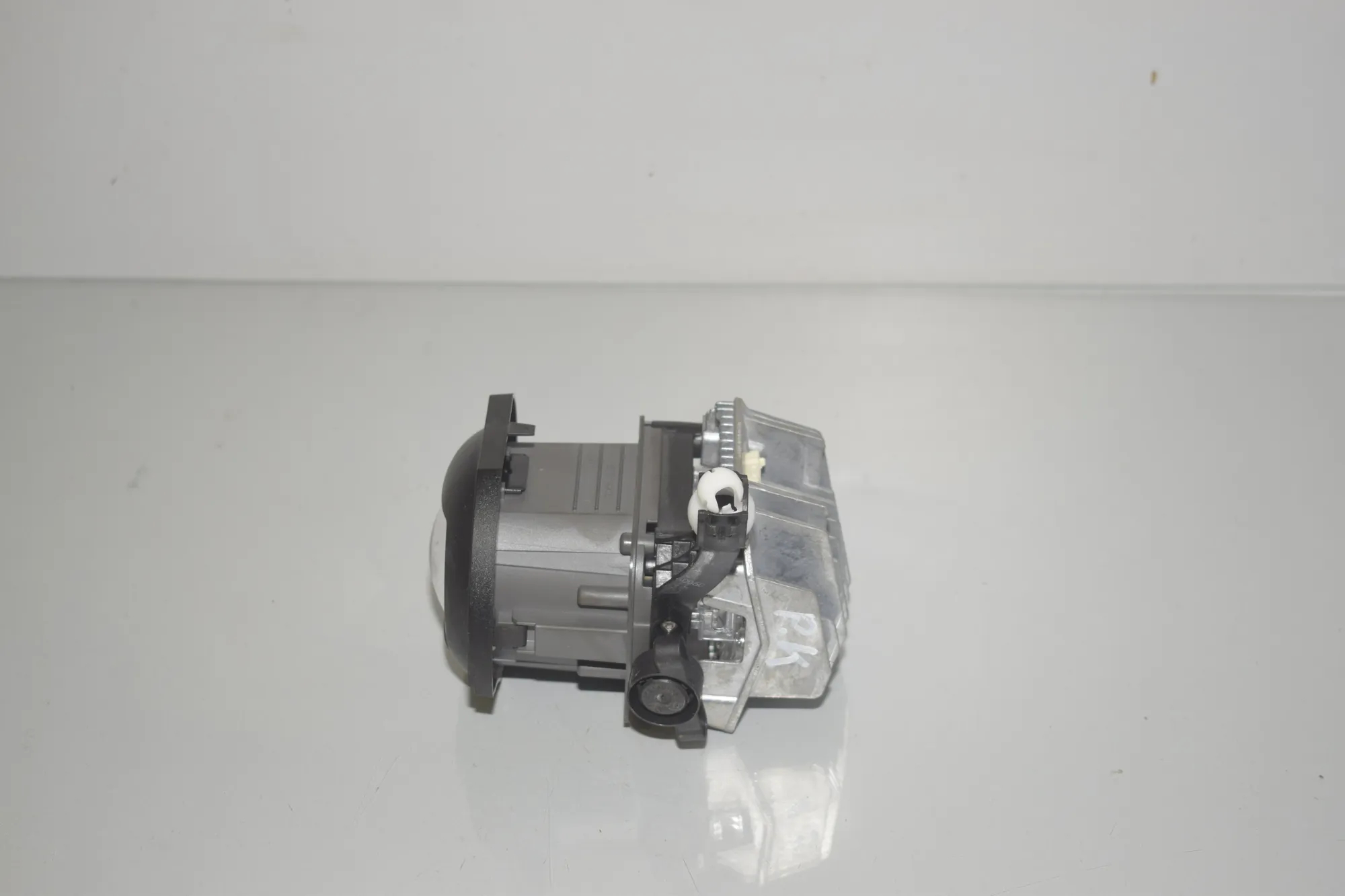 LED Lights Control Unit – OEM 1305715322 · BMW 2 Gran Tourer (F46) 218 i 2015 – 2