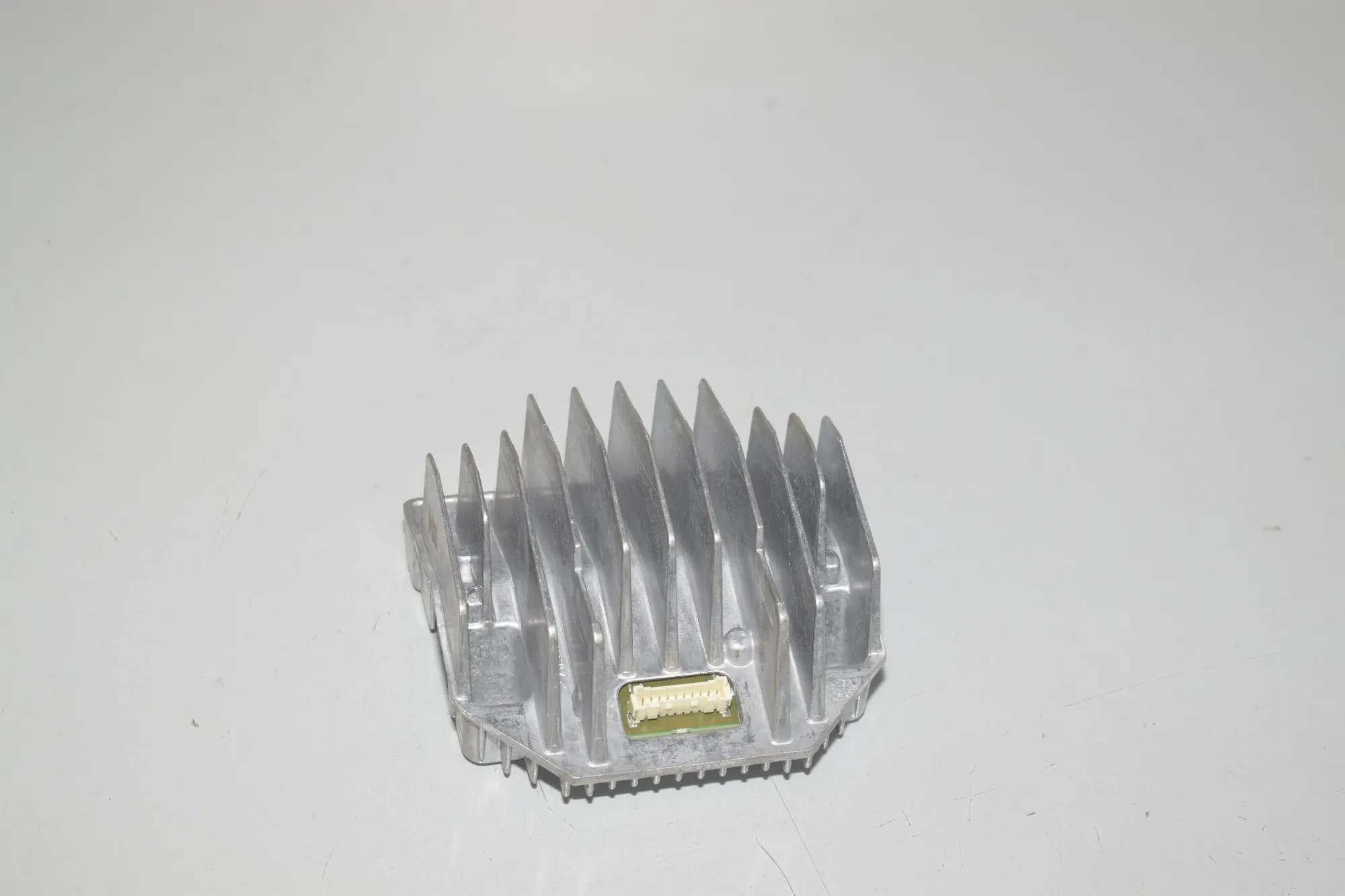 LED Lights Control Unit – OEM 1305715322 · BMW 2 Gran Tourer (F46) 218 i 2015 – 2