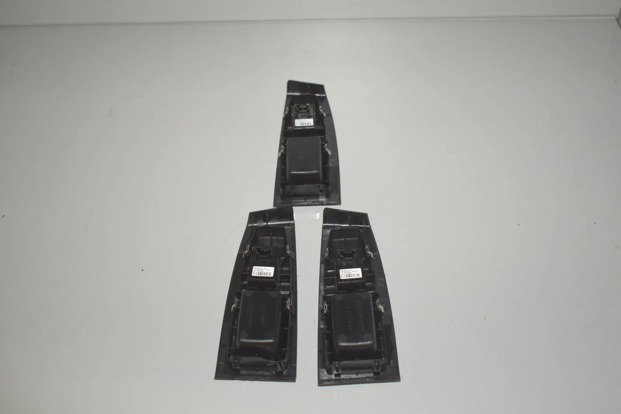 Front Right Door Window Switch – OEM 9208107 · BMW 2 Gran Tourer (F46) 218 i 2015 – 3