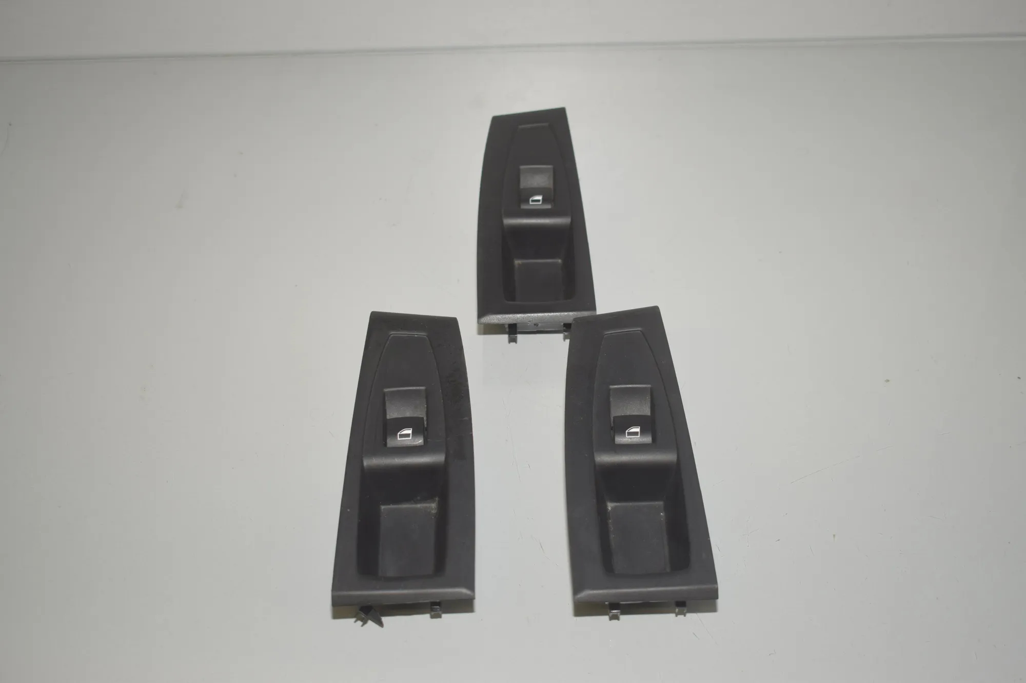 Front Right Door Window Switch – OEM 9208107 · BMW 2 Gran Tourer (F46) 218 i 2015 – 2