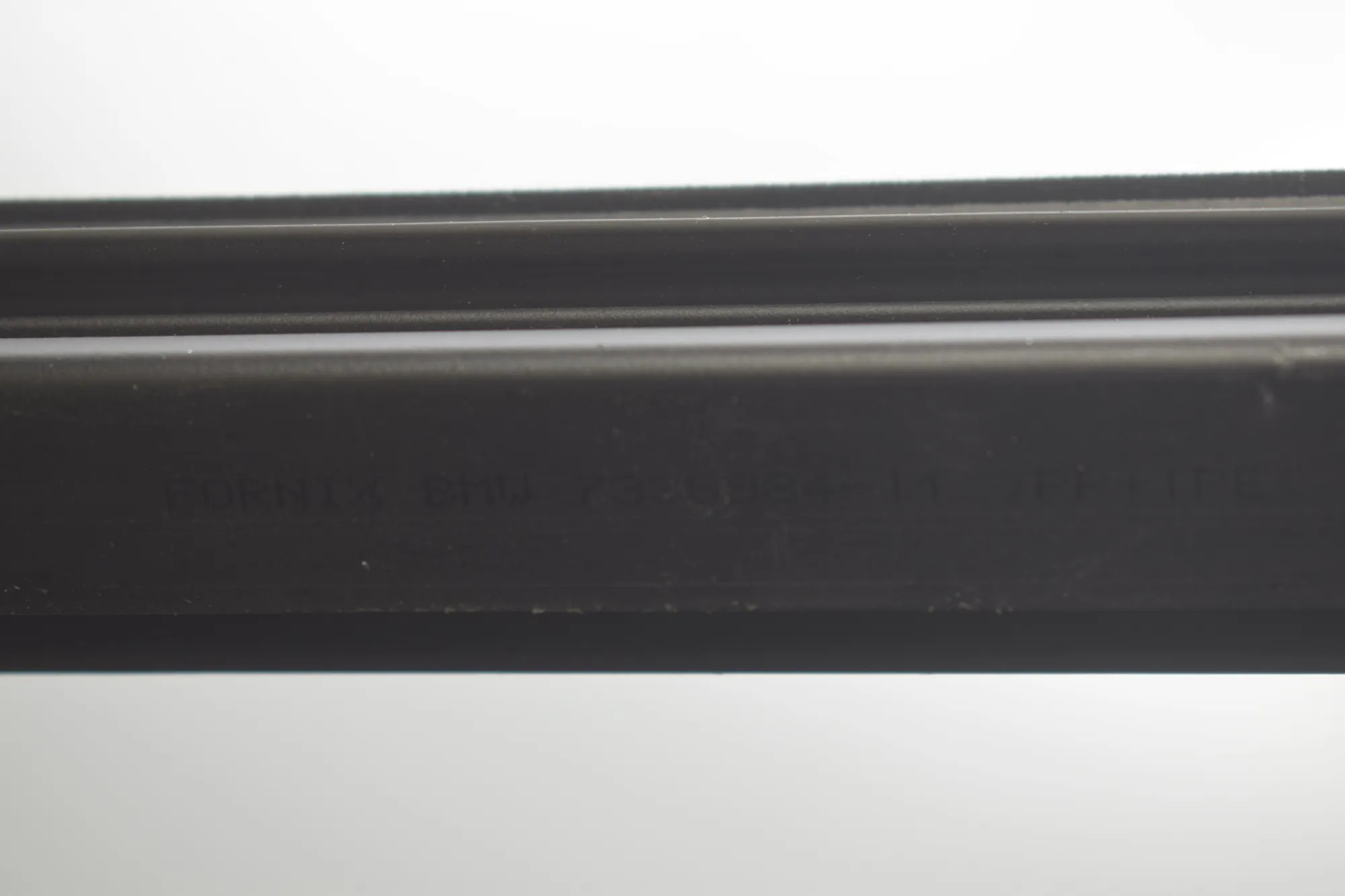 Front Left Door Window Strip – OEM 7336959 · BMW 5 (G30) (2016 - -) M 550 i xDrive 2017 – 8