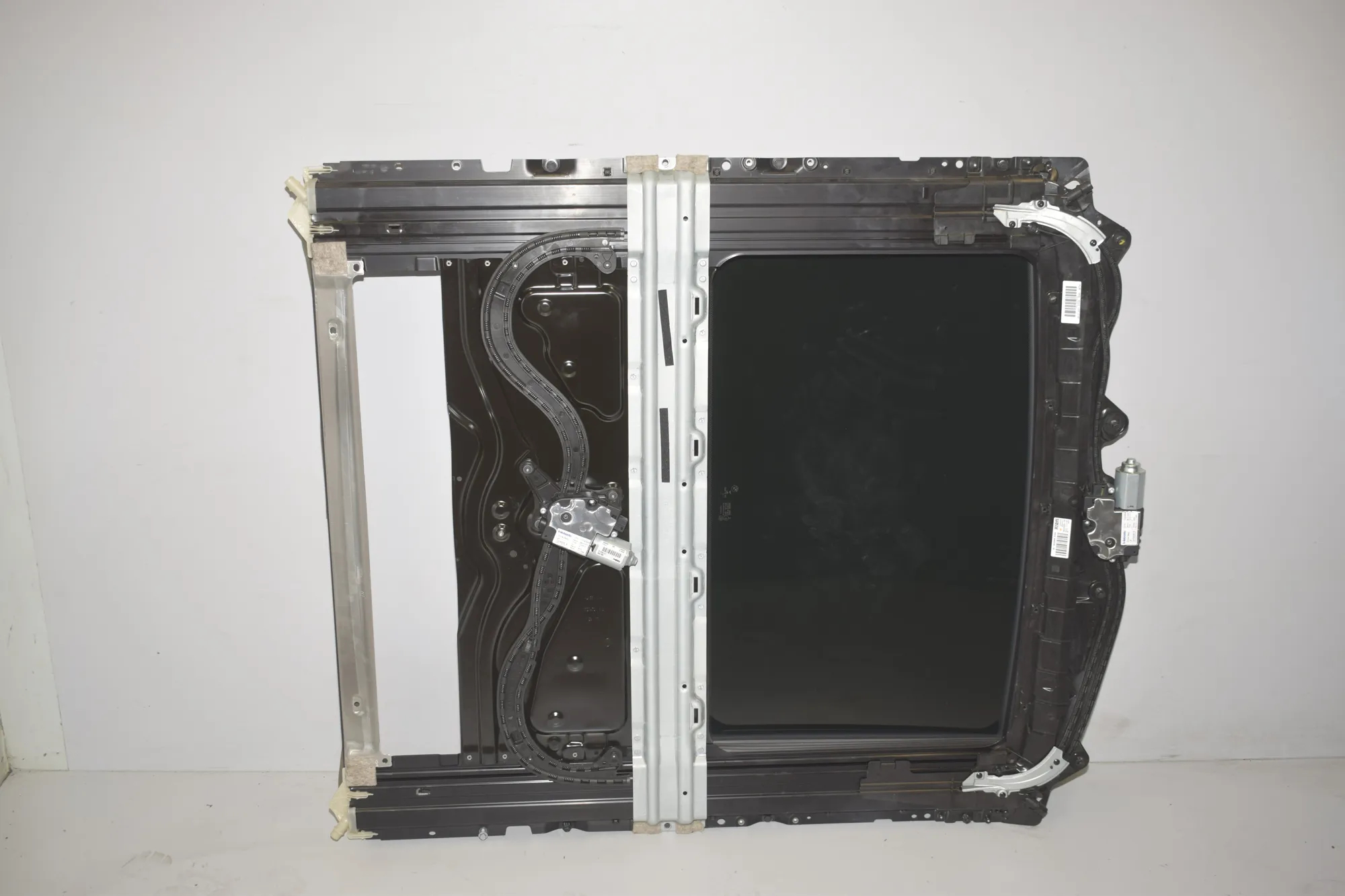 Sunroof – OEM 8065030 · BMW 5 (G30) (2016 - -) M 550 i xDrive 2017 – 4