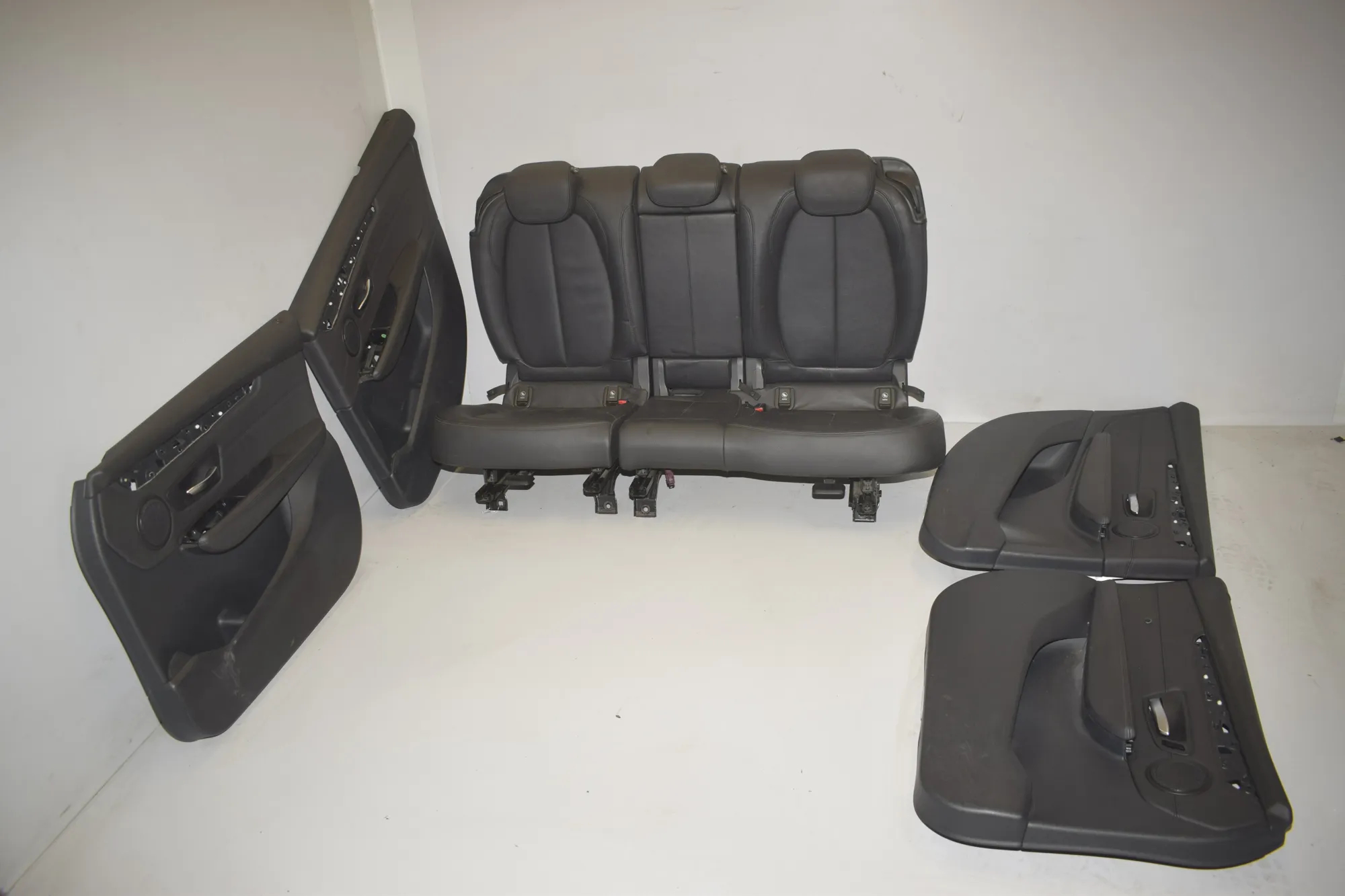 Seat set · BMW 2 Gran Tourer (F46) 218 i 2015 – 6