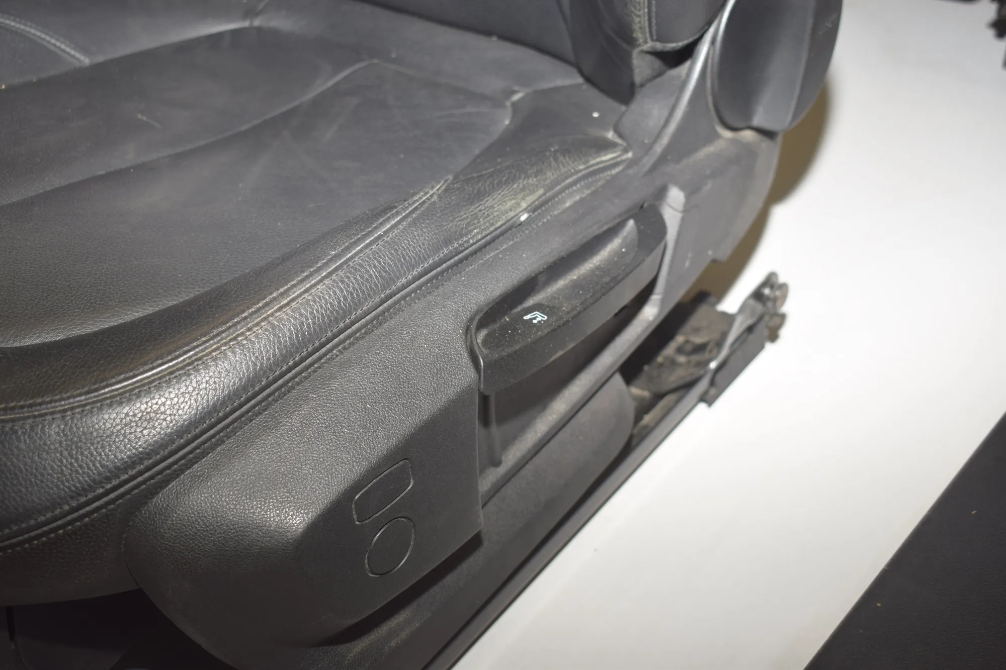 Seat set · BMW 2 Gran Tourer (F46) 218 i 2015 – 14