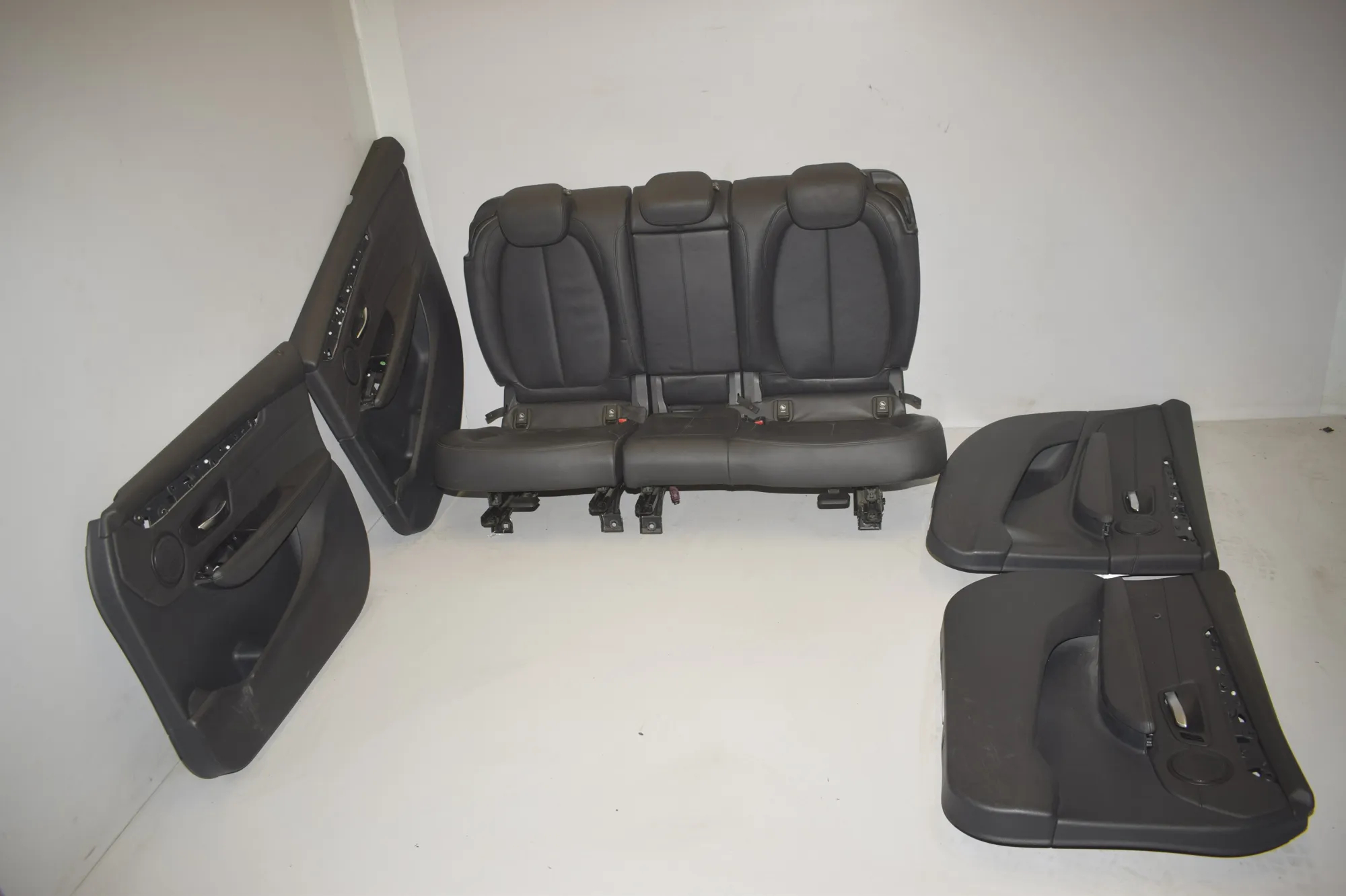 Seat set · BMW 2 Gran Tourer (F46) 218 i 2015 – 5