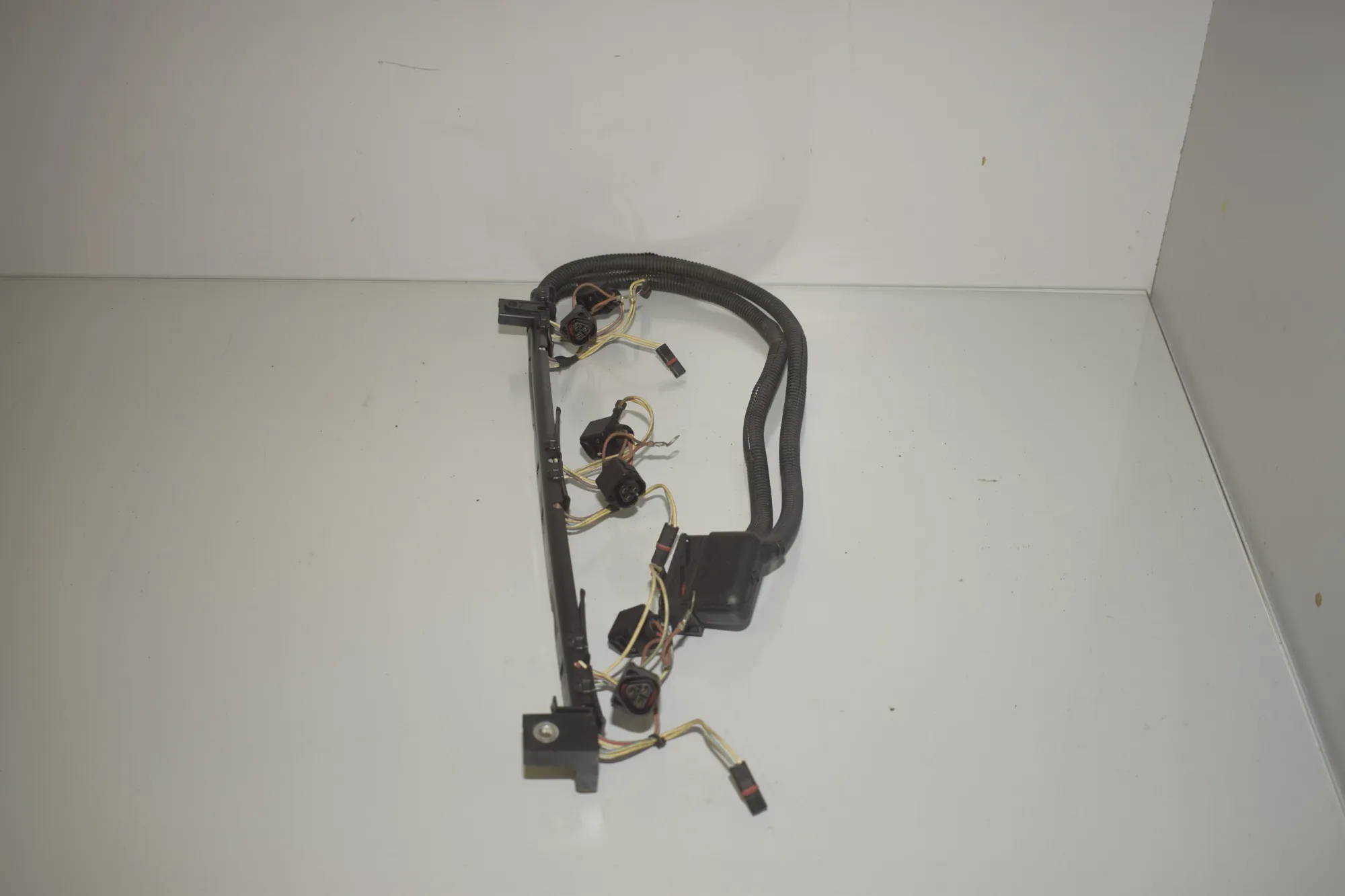 Fuel Injector Wire Connection – OEM 7588180 · BMW 5 (F10) BMW 5 (F10) 535 i 2013 – 3