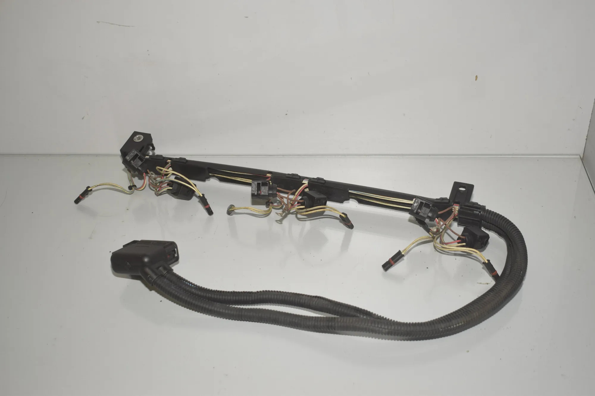 Fuel Injector Wire Connection – OEM 7588180 · BMW 5 (F10) BMW 5 (F10) 535 i 2013 – 2