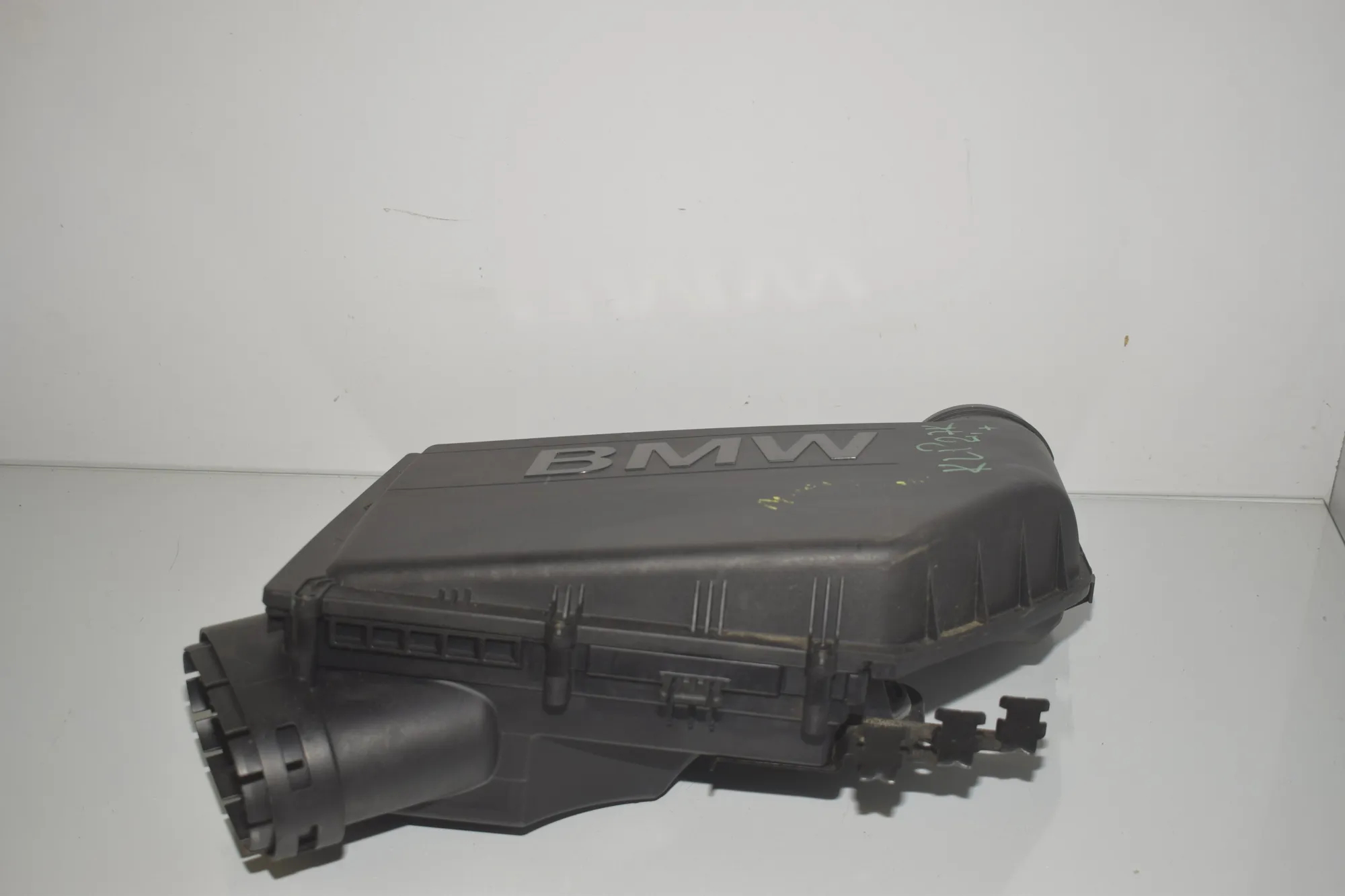 Air Filter Box – OEM 7604404 · BMW 5 (F10) BMW 5 (F10) 535 i 2013