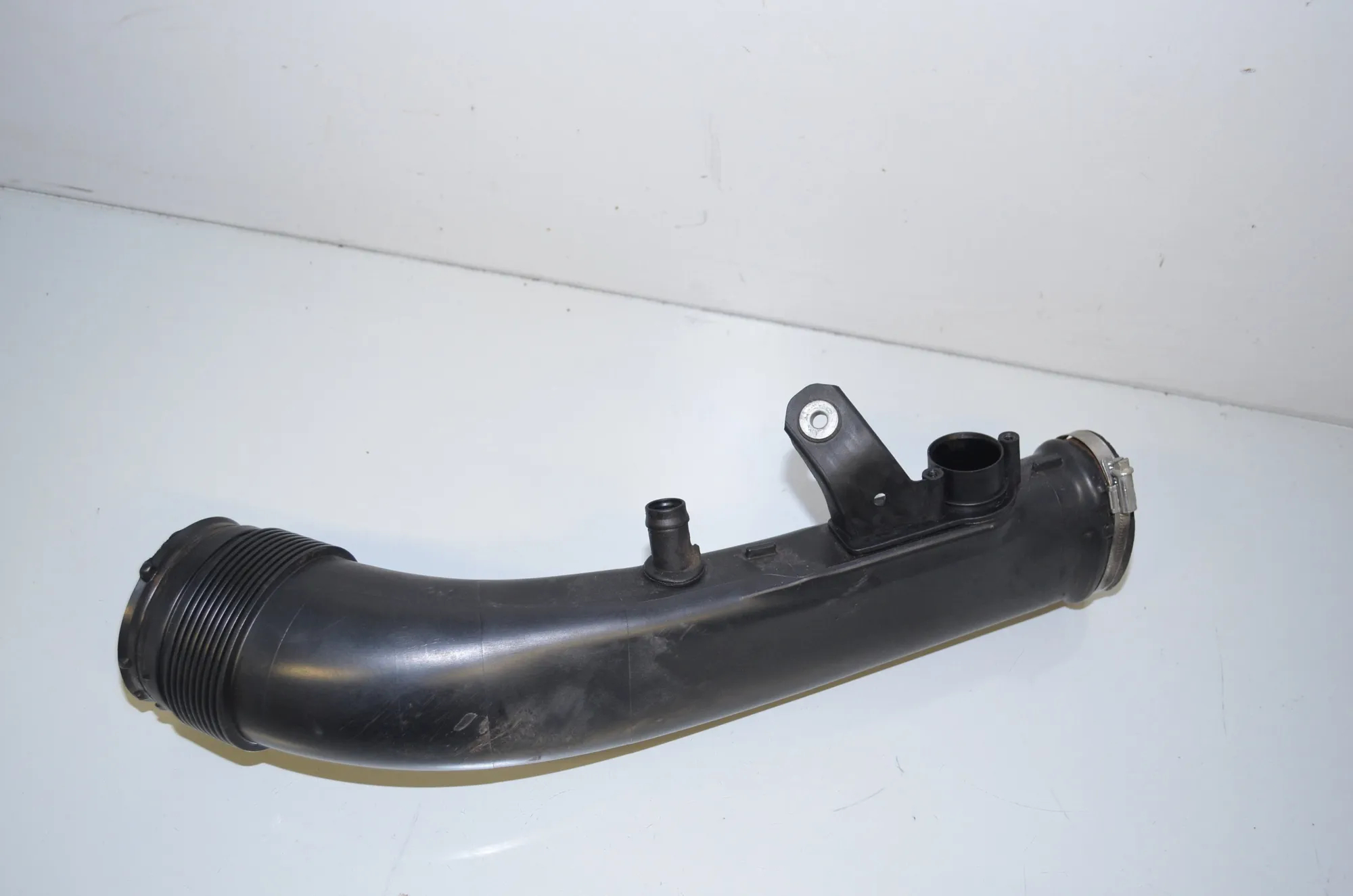 Air Intake Tube – OEM 7605585 · BMW X5 (F15, F85) BMW X5 (F15, F85) sDrive 35 i 2013 – 3