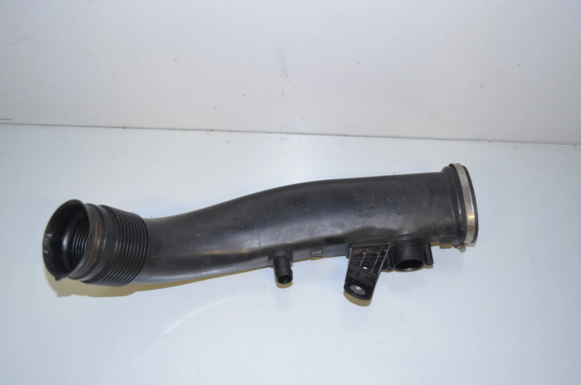 Air Intake Tube – OEM 7605585 · BMW X5 (F15, F85) BMW X5 (F15, F85) sDrive 35 i 2013 – 2