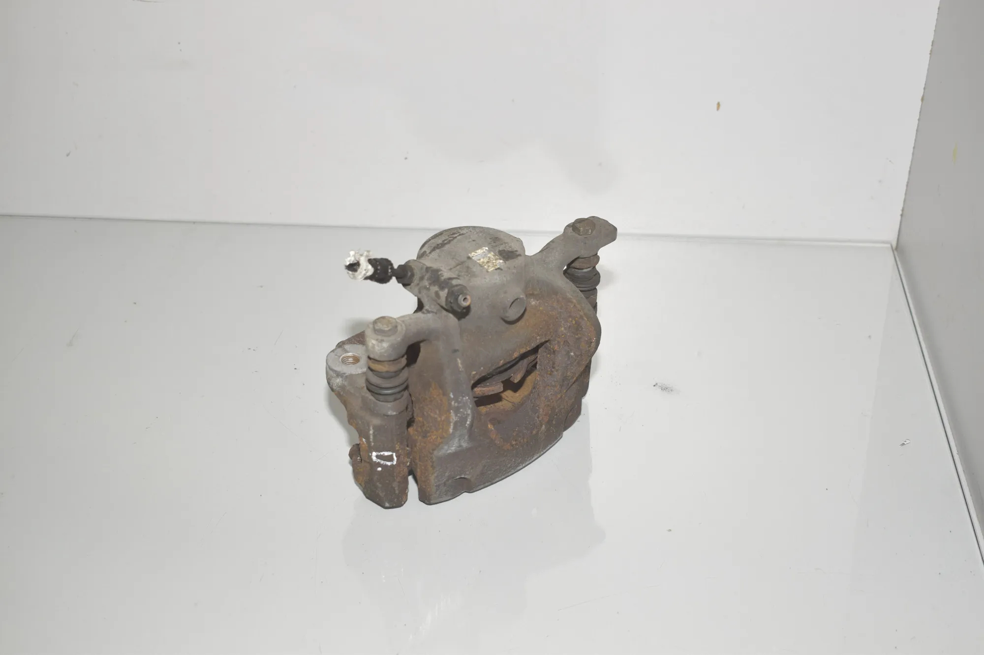Front Right Brake Caliper – OEM 6860264 · BMW 2 Active Tourer (F45) 216 d 2015