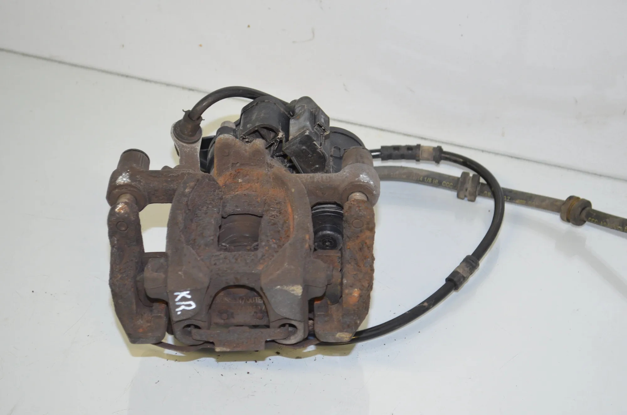 Rear Left Brake Caliper – OEM 6798957 · BMW 2 Gran Tourer (F46) 218 i 2015
