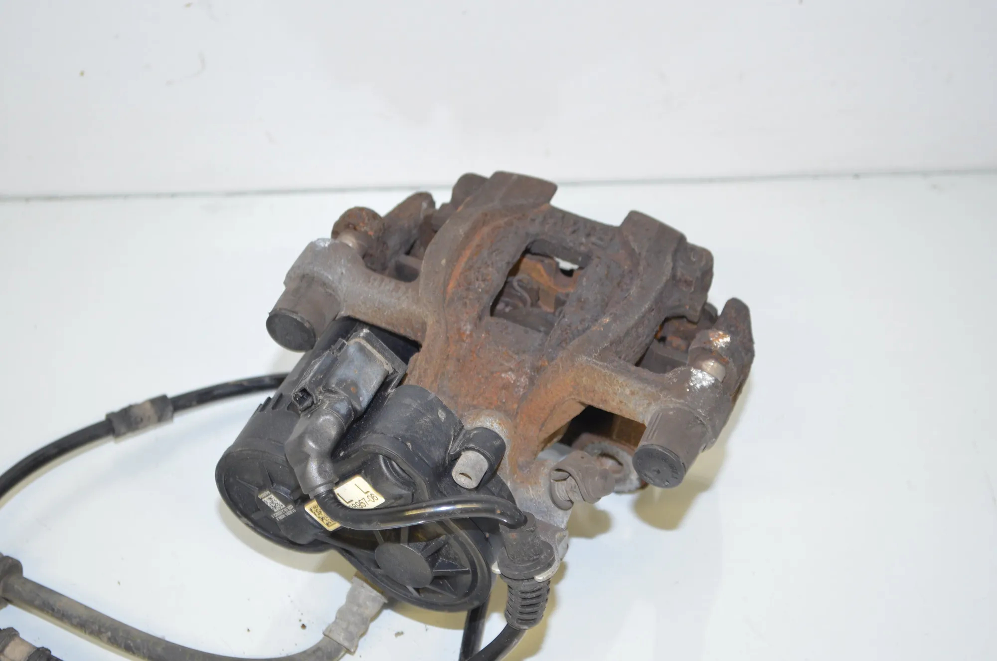 Rear Left Brake Caliper – OEM 6798957 · BMW 2 Gran Tourer (F46) 218 i 2015 – 2