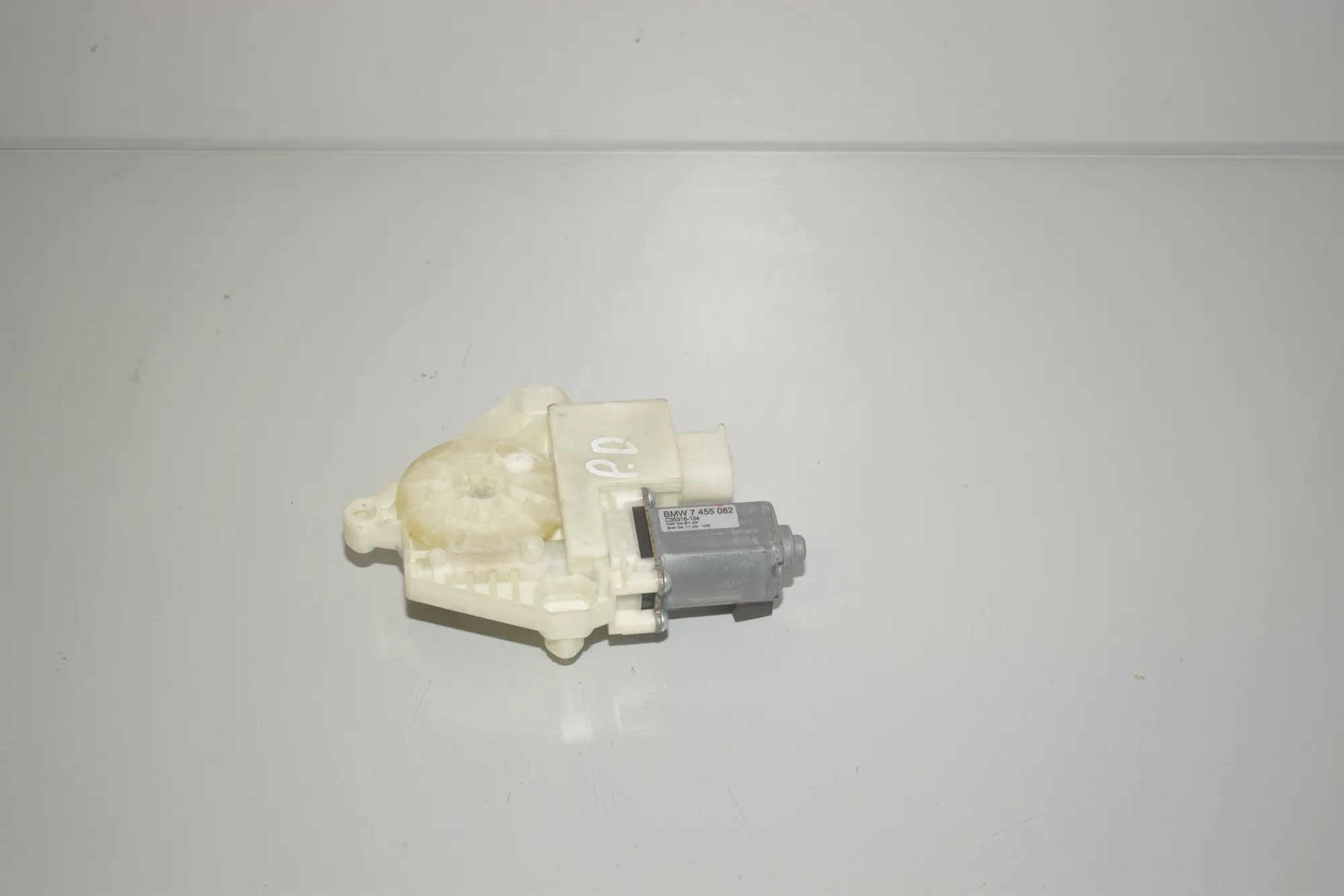 Front Right Door Window Control Motor – OEM 7455082 · BMW 7 (G11, G12) 730 d 2016