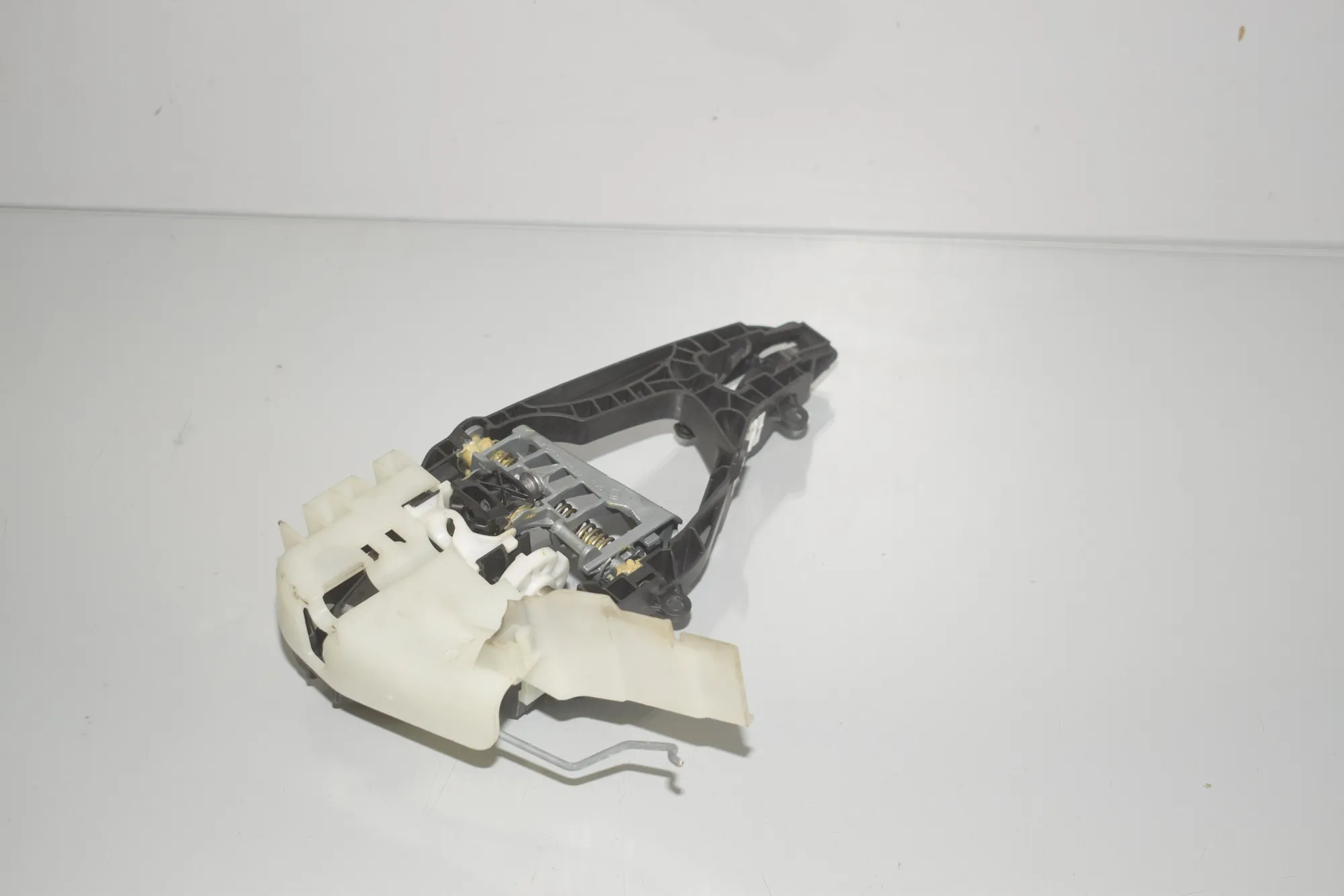 Front Left Door Interior Handle Frame – OEM 7377241 · BMW 7 (G11, G12) 730 d 2016 – 2
