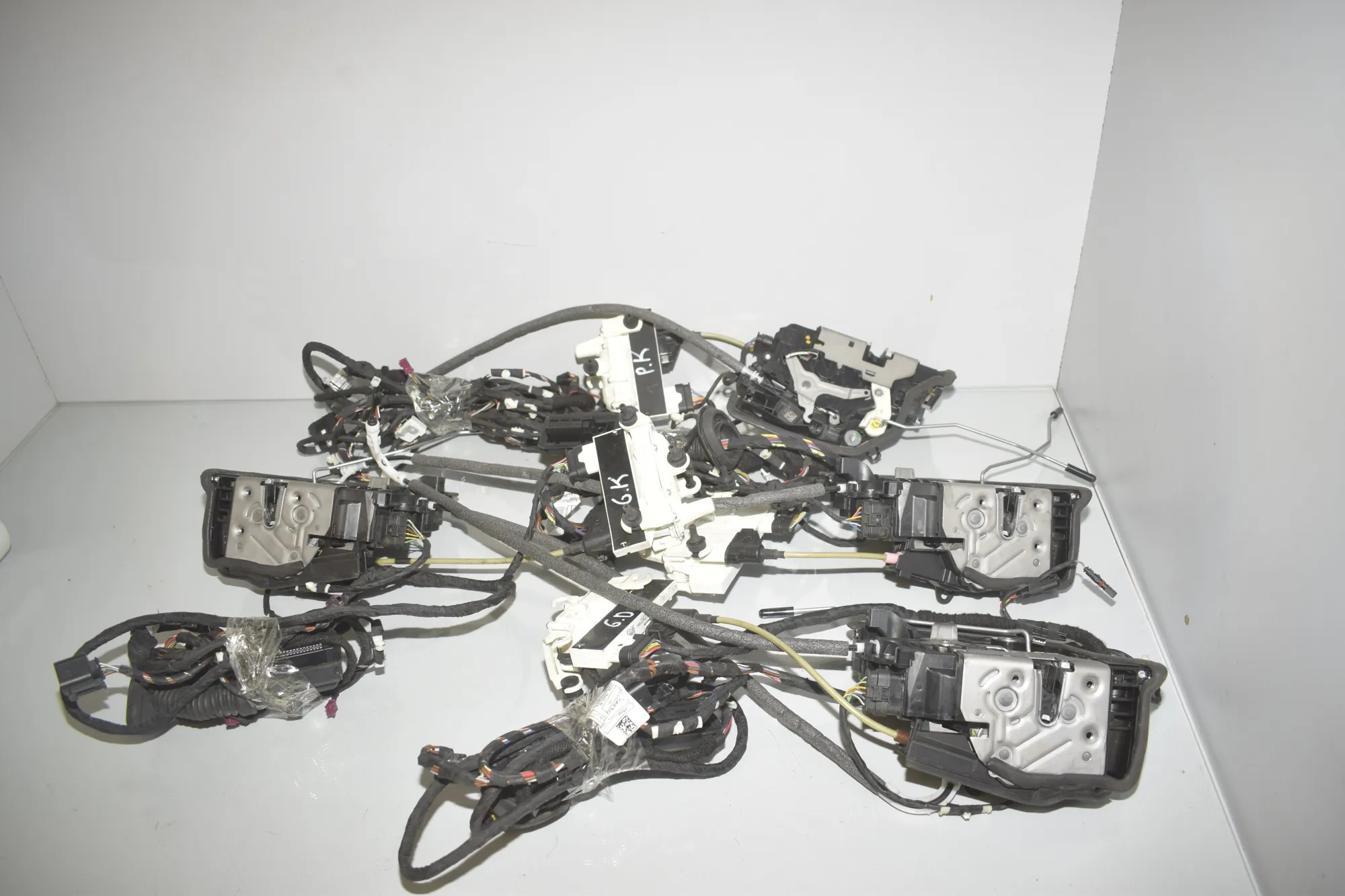 Door Locks Soft Close Kit – OEM 2581896 · BMW 7 (G11, G12) 730 d 2016 – 4