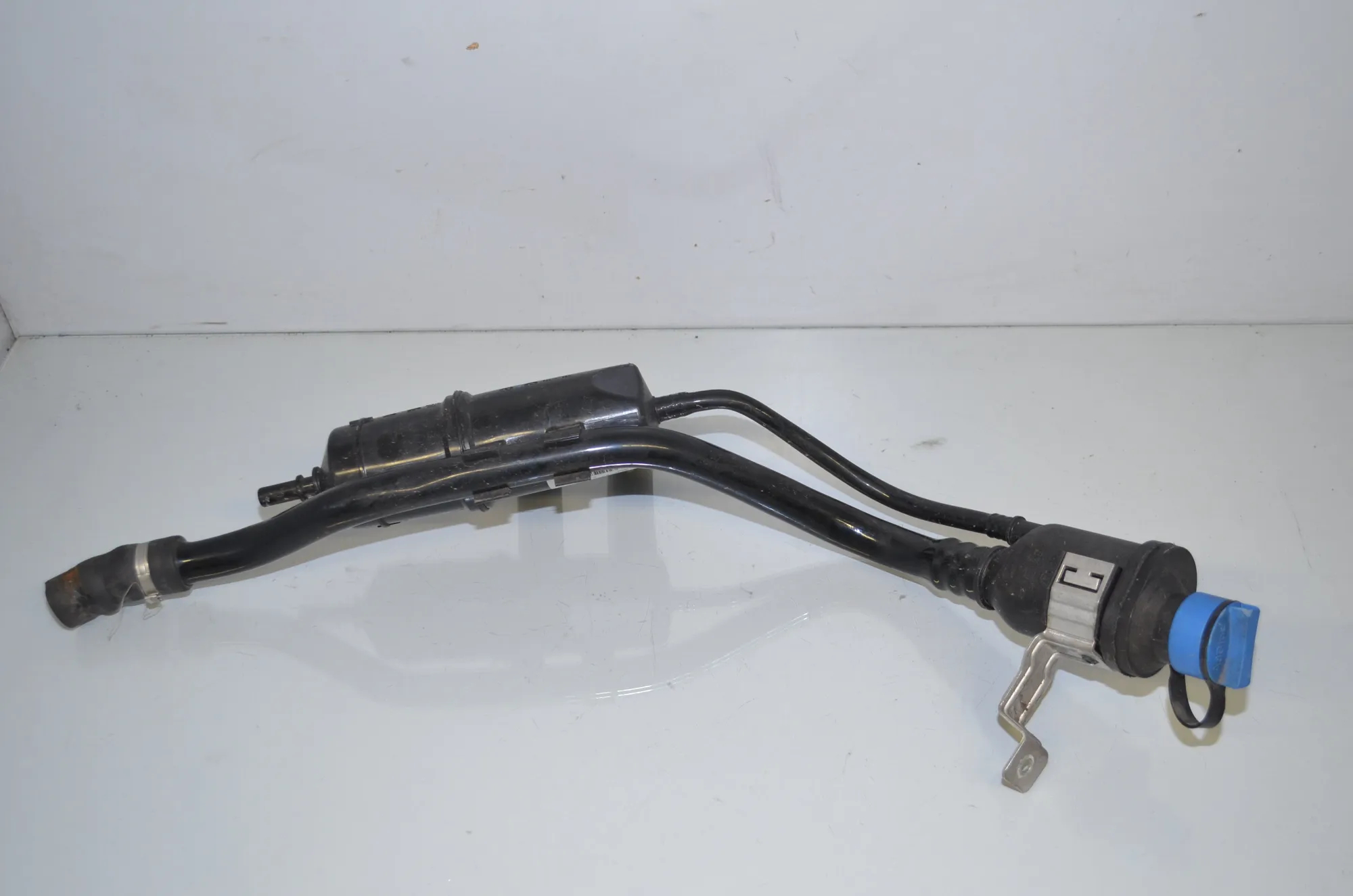 Fuel Tank Pipe – OEM 7358308 · BMW 7 (G11, G12) 730 d 2016 – 3