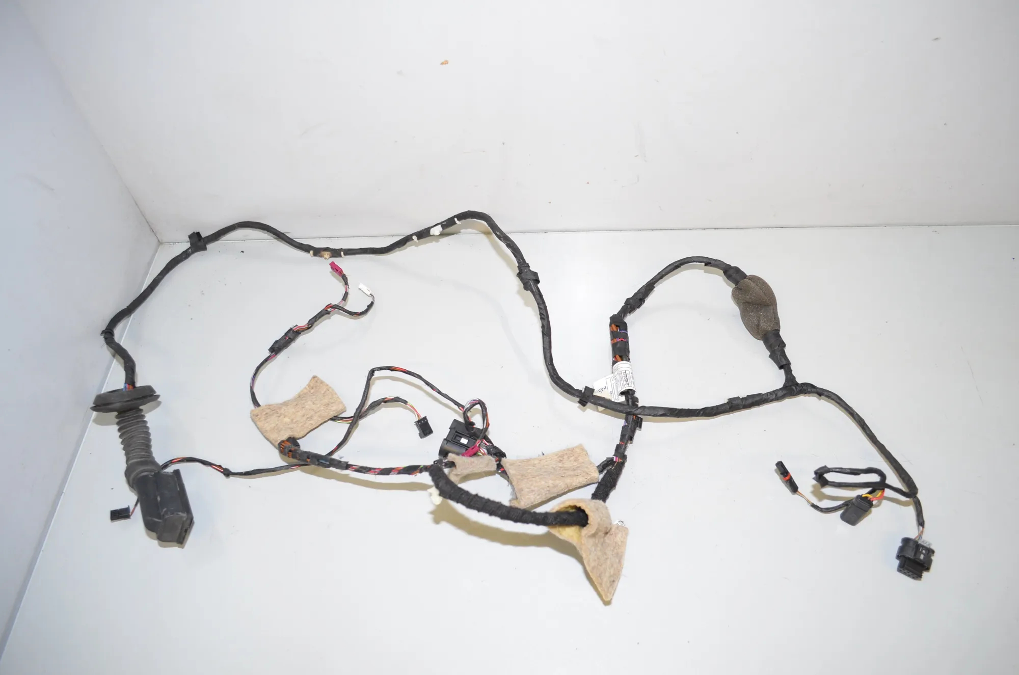 Rear Right Door Wiring – OEM G463549 · BMW 5 (G30) (2016 - -) M 550 i xDrive 2017 – 3