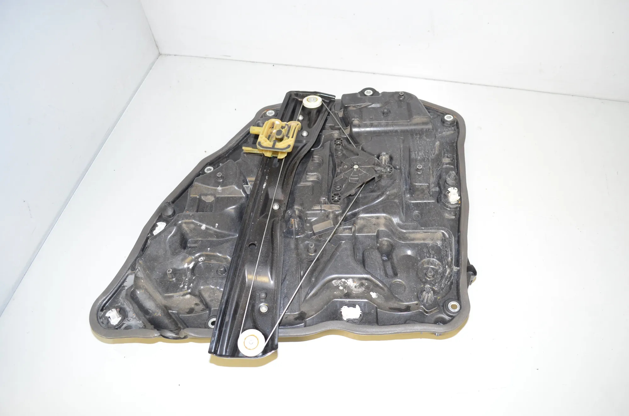 Rear Left Door Window Regulator – OEM 7365167 · BMW 5 (G30) (2016 - -) M 550 i xDrive 2017 – 4