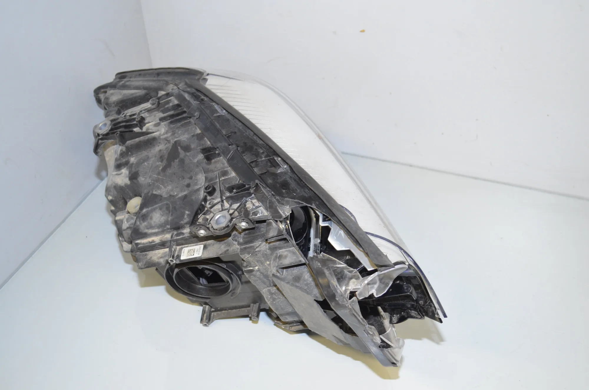 Front Left Headlight – OEM 8499111 · BMW 5 (G30) (2016 - -) M 550 i xDrive 2017 – 2