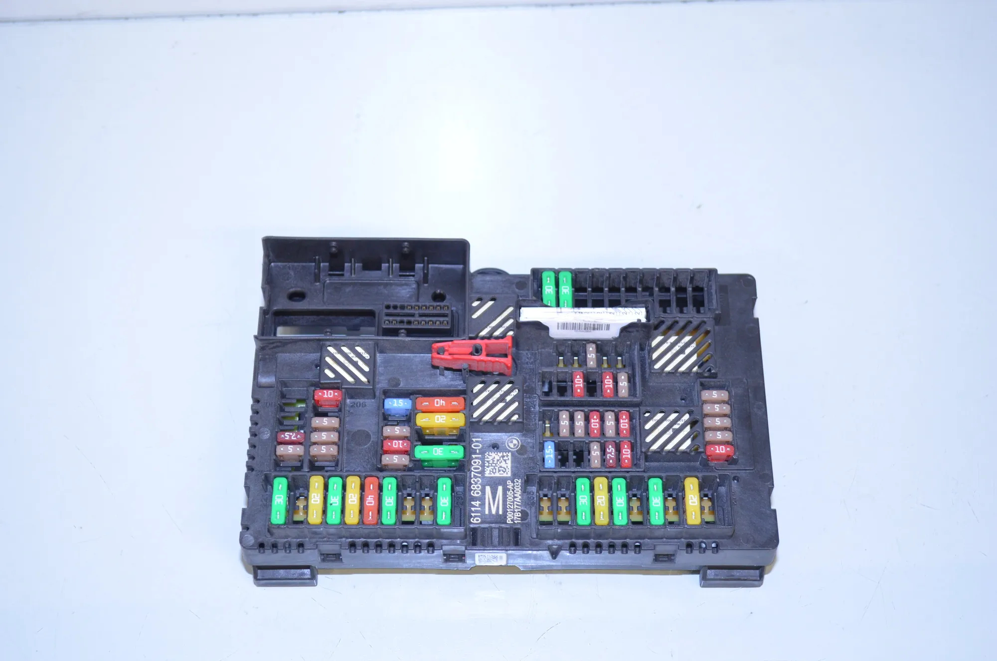 Fuse Box – OEM 6837091 · BMW 5 (G30) (2016 - -) M 550 i xDrive 2017