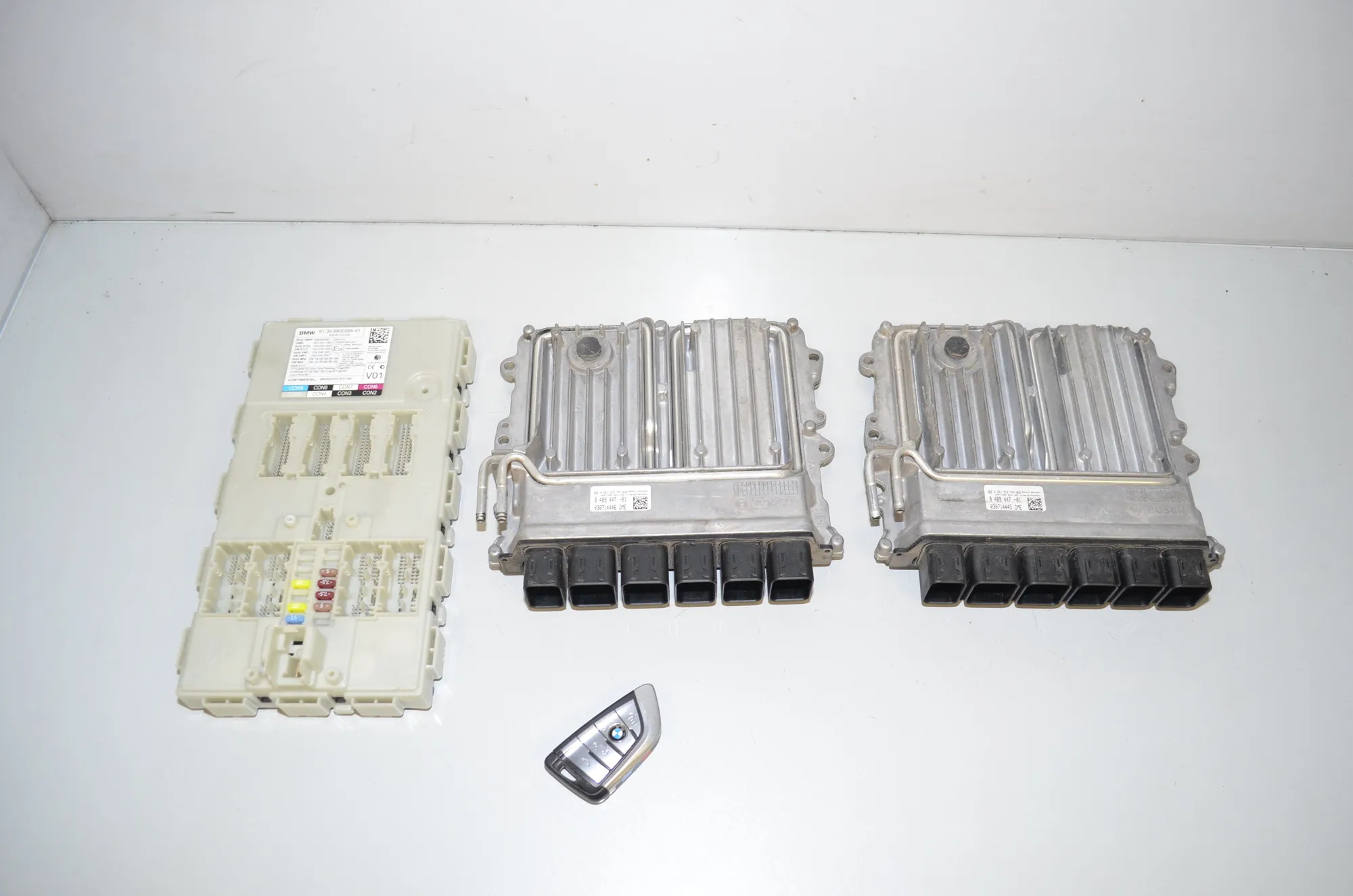 Engine Ignition ECU Set – OEM 8800386 · BMW 5 (G30) (2016 - -) M 550 i xDrive 2017
