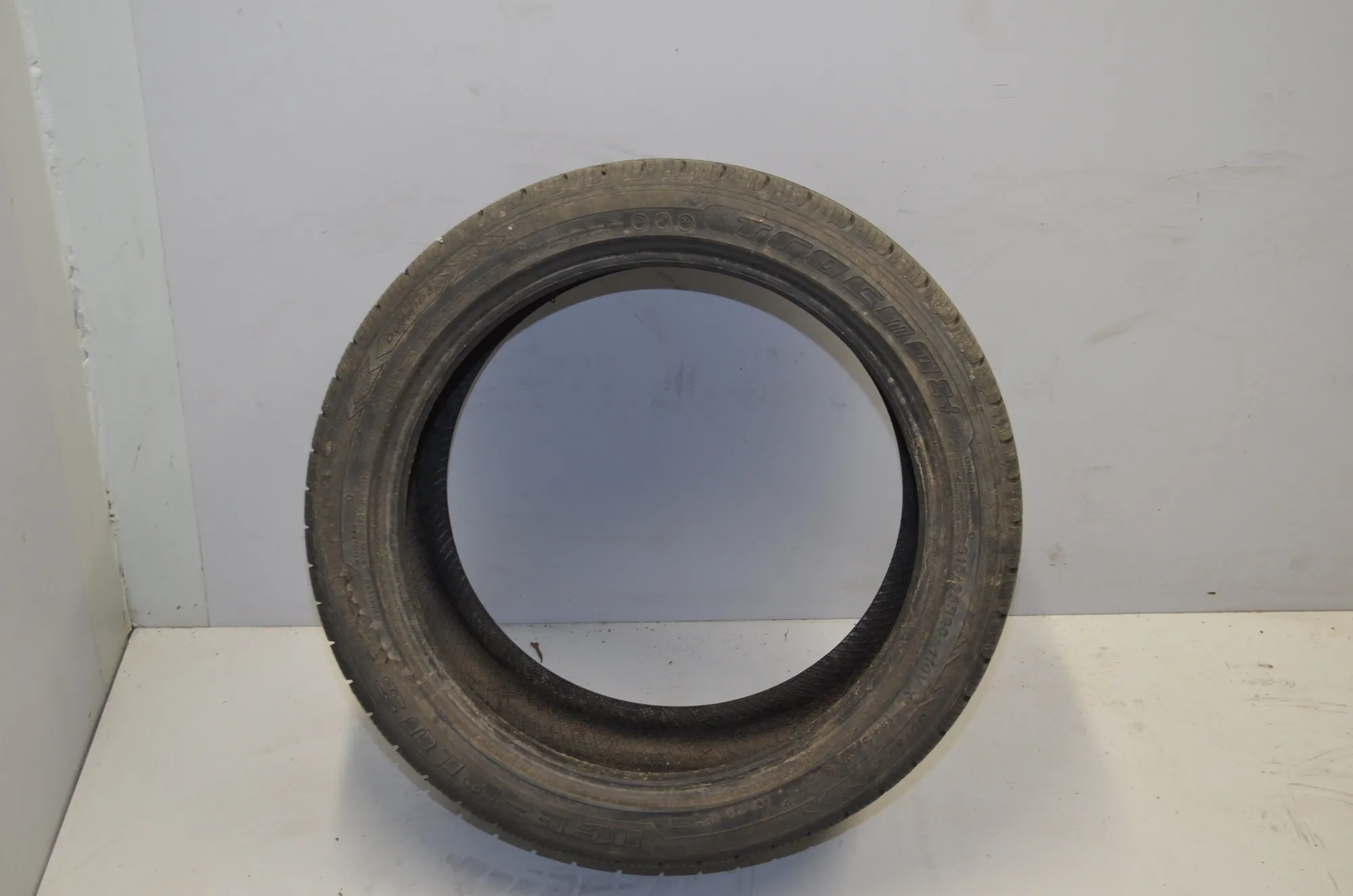Tire · BMW X5 (E70) BMW X5 (E70) 3.0 d 2008