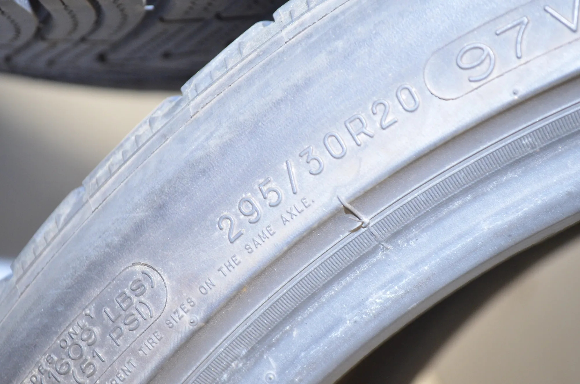 Tire · BMW X6 (E71, E72) BMW X6 (E71, E72) xDrive 30 d 2009 – 5